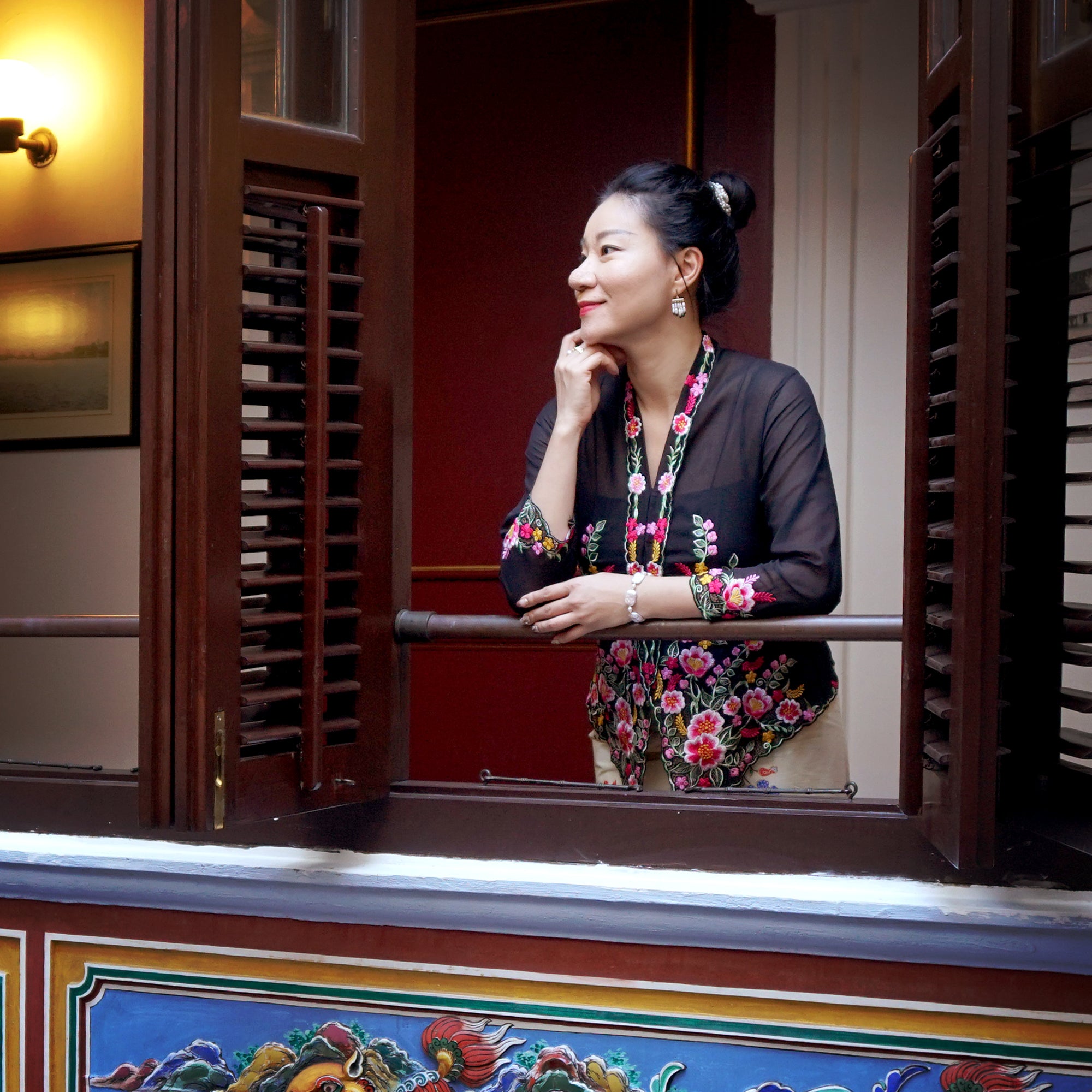 Nyonya Kebaya Blouse - Hitam Seruni (size: M)