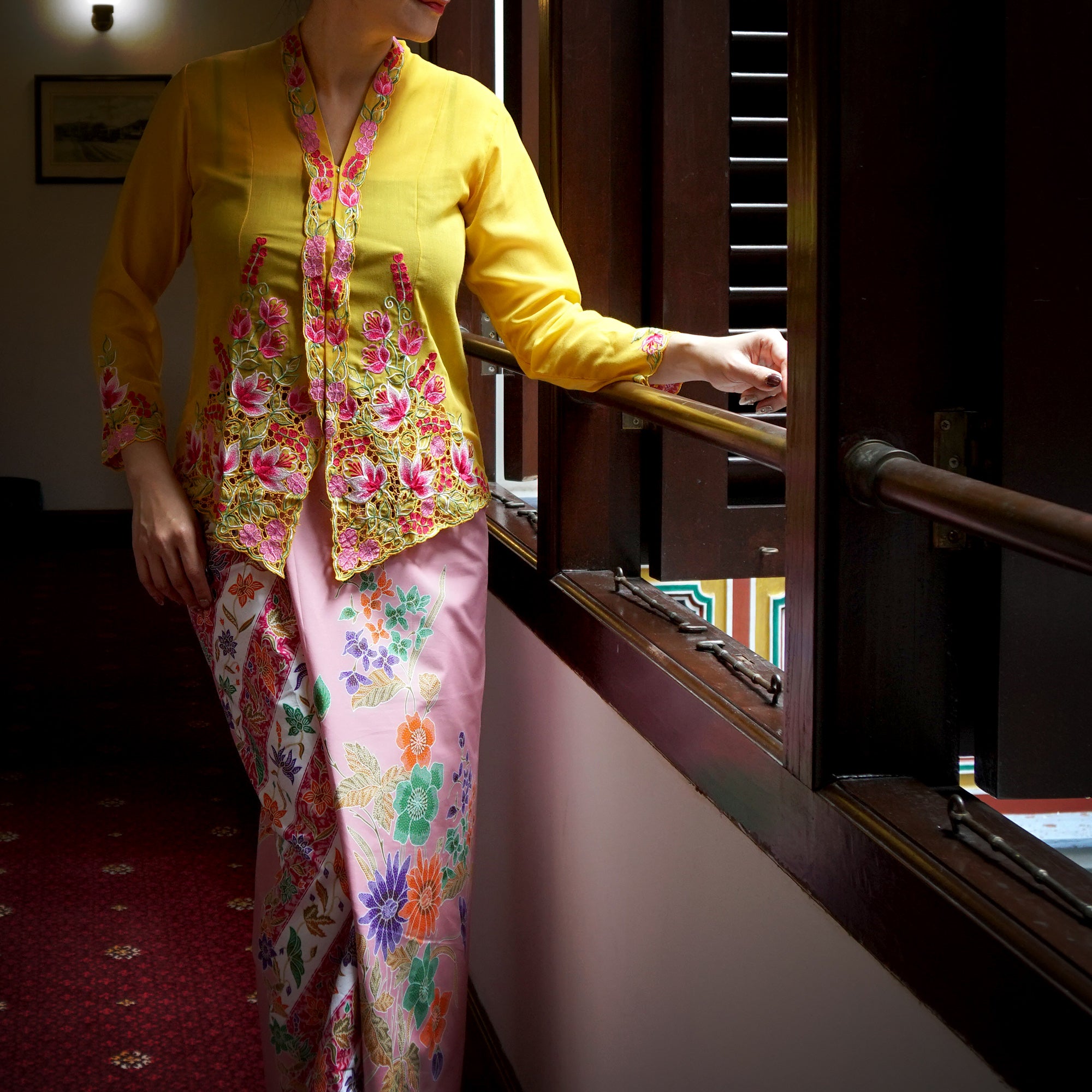 Nyonya Kebaya Blouse - Puteri Bunga (size: M)