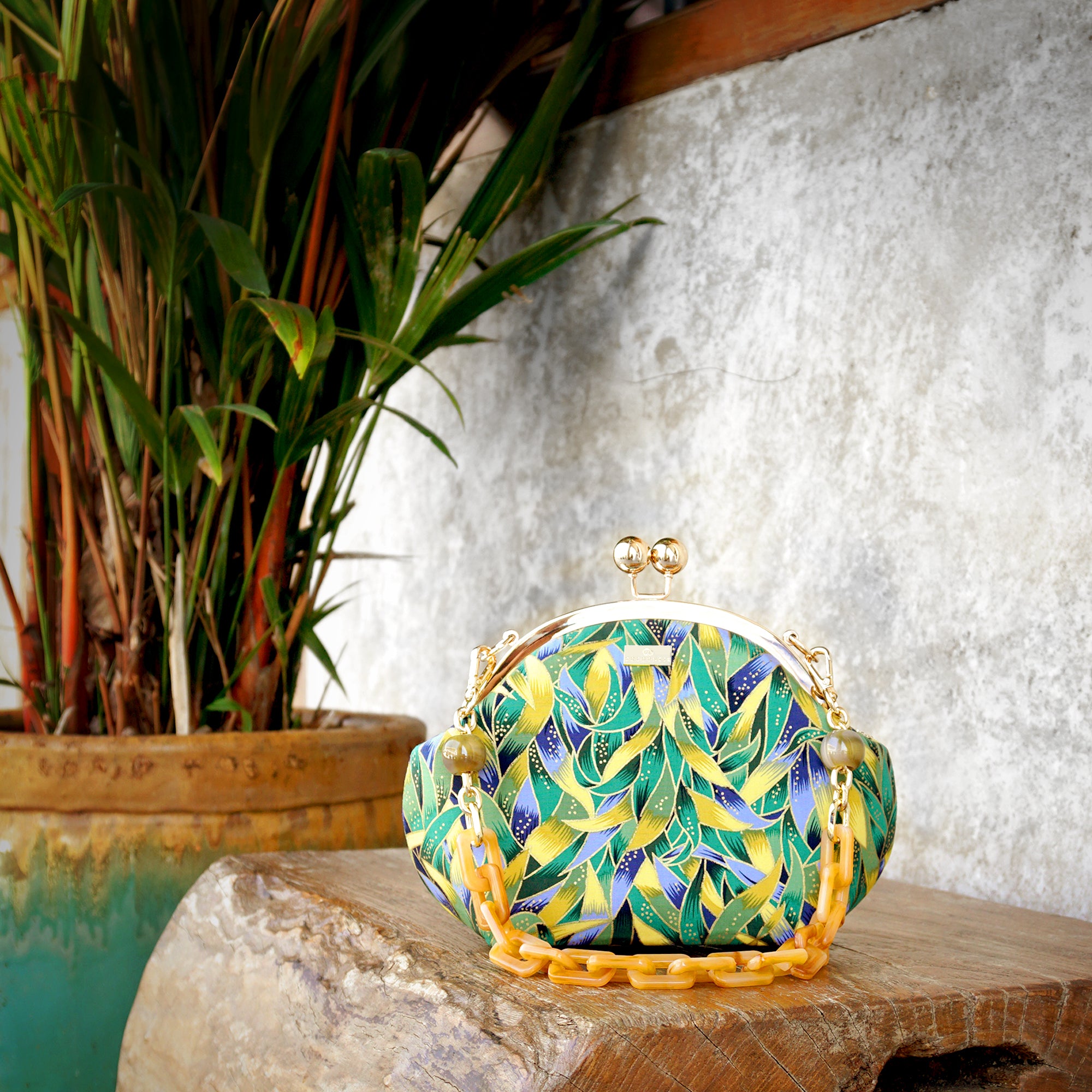 30% OFF -Acrylic Chain Handle Clasp Sling Bag - Tender Grass