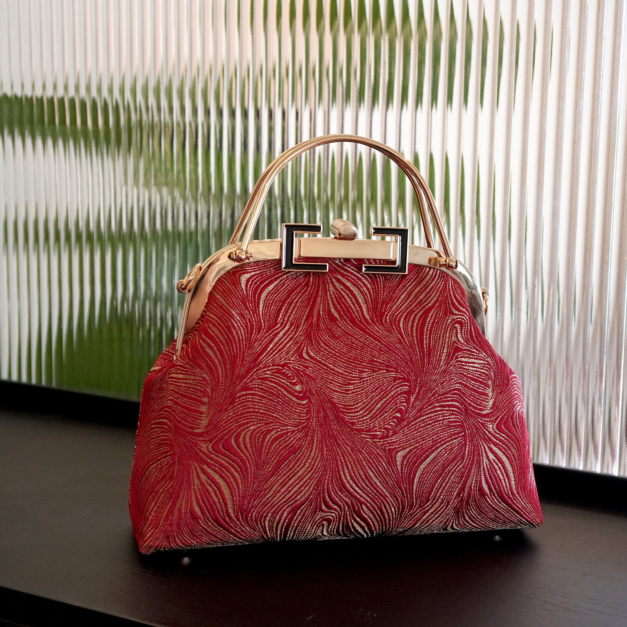 Clasp Crossbody Bag - Goldfish Tail