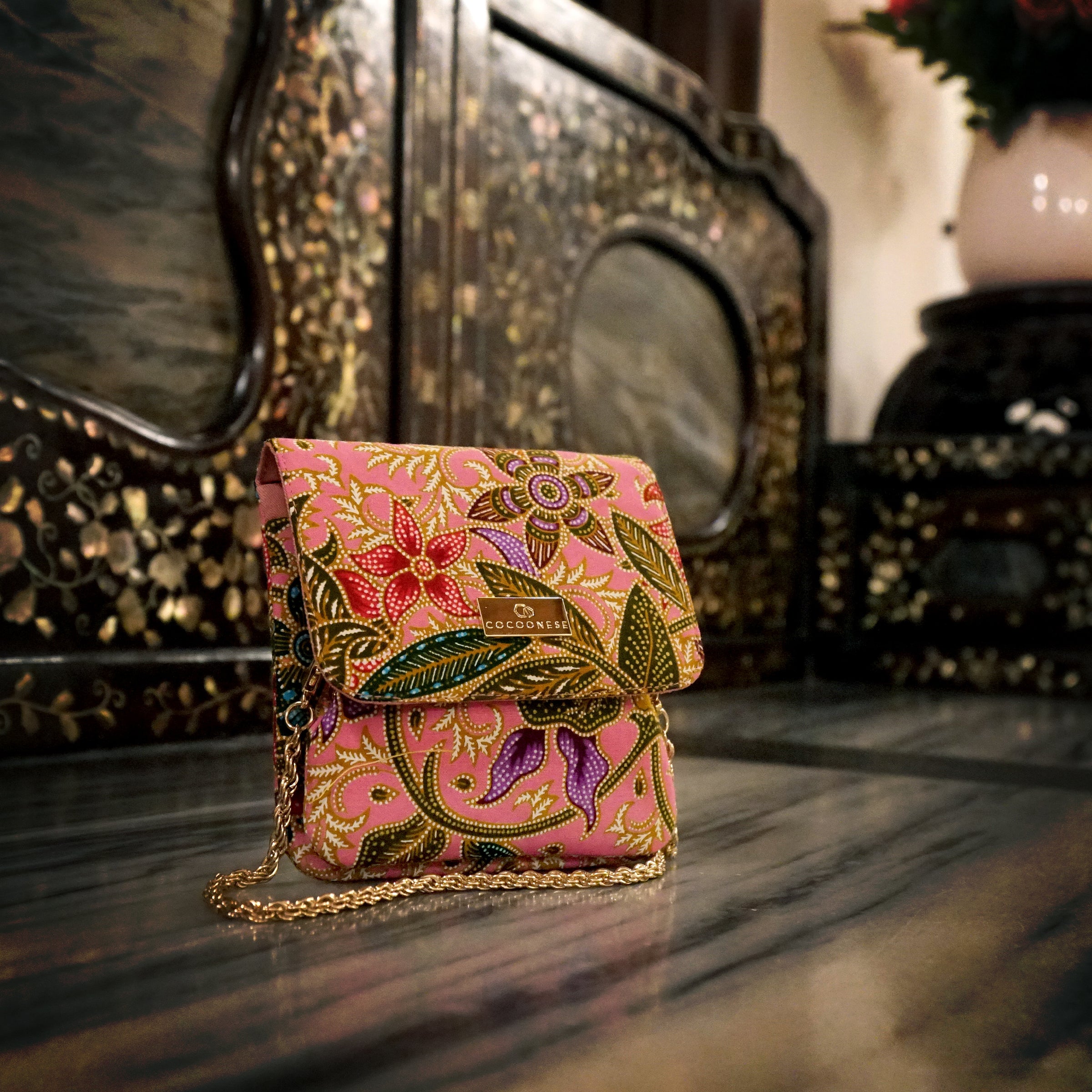 Clasp Wallet - Pink Trumpet