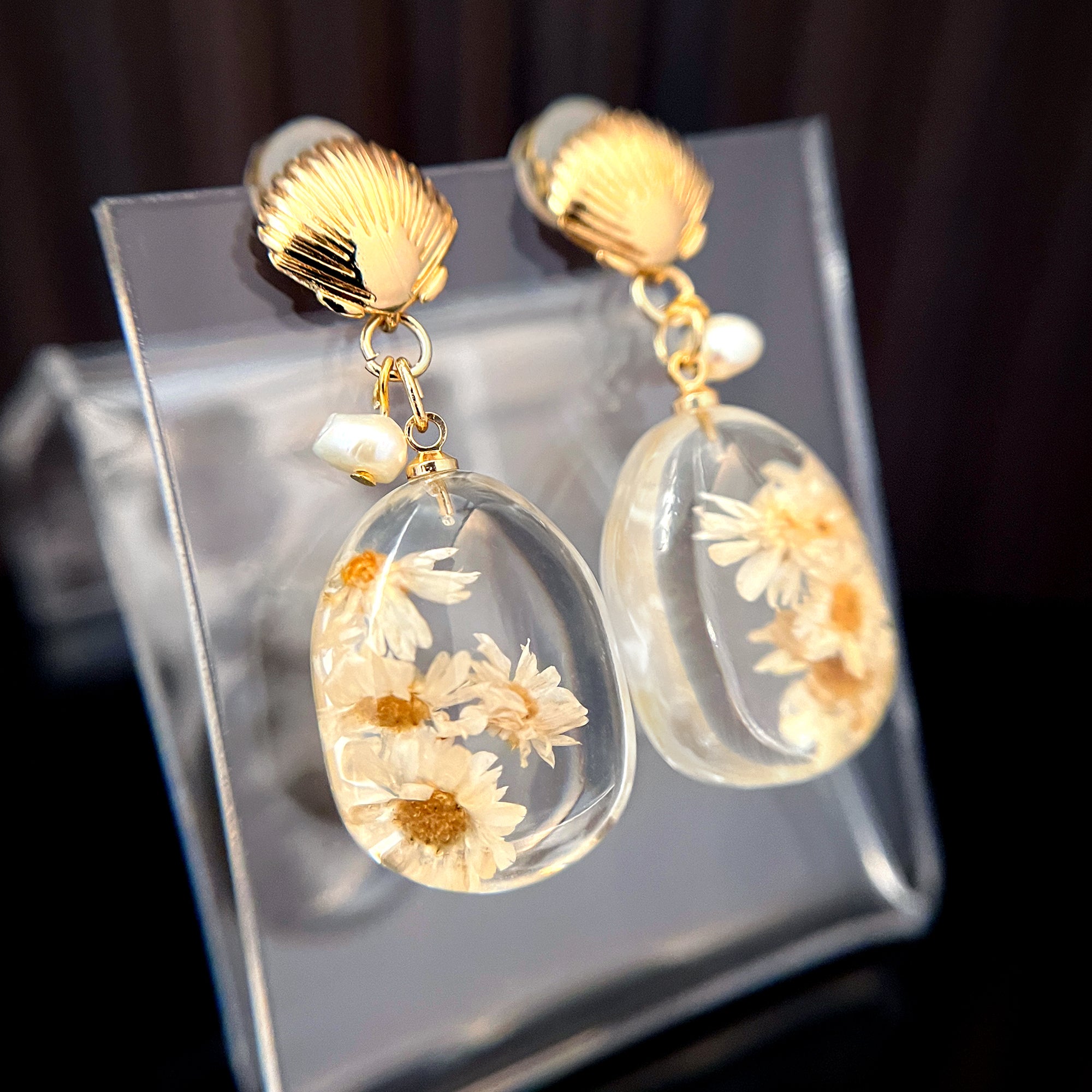 Shell Stud Dried Flower Resin Teardrop Earrings(WT)