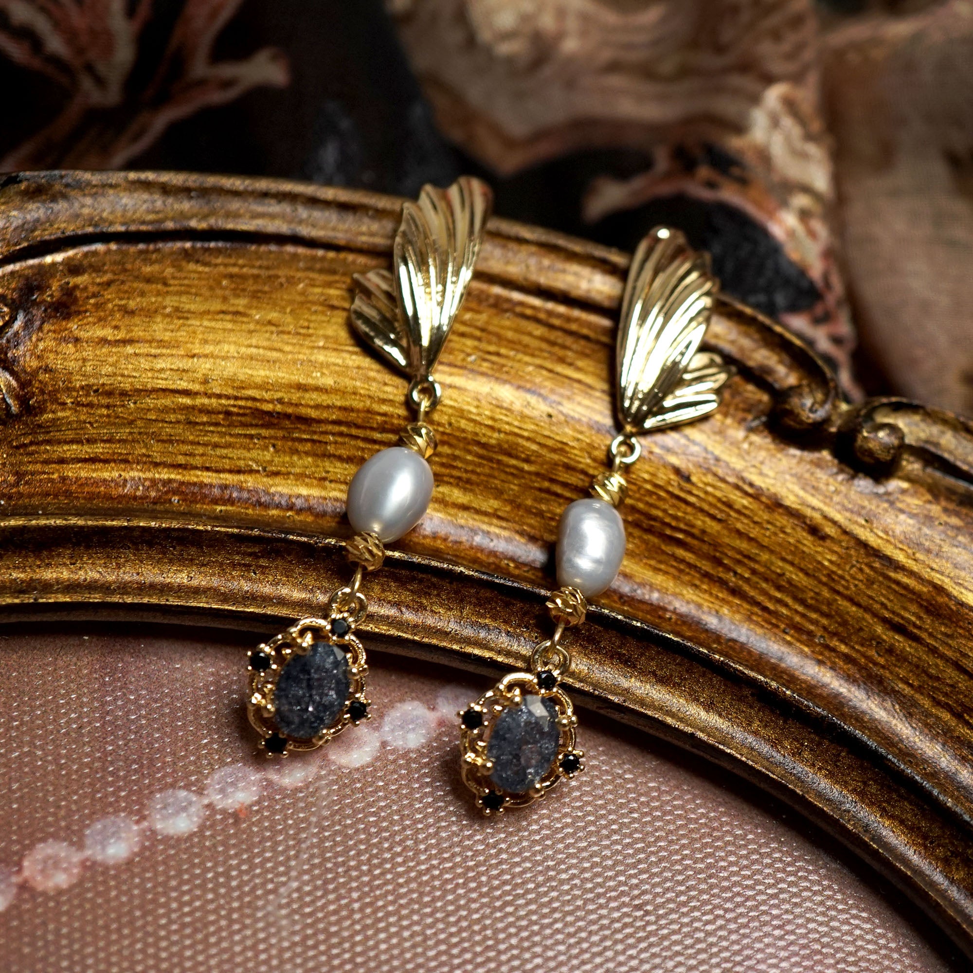 Angel Wing Pearl Drop Earrings(GY)