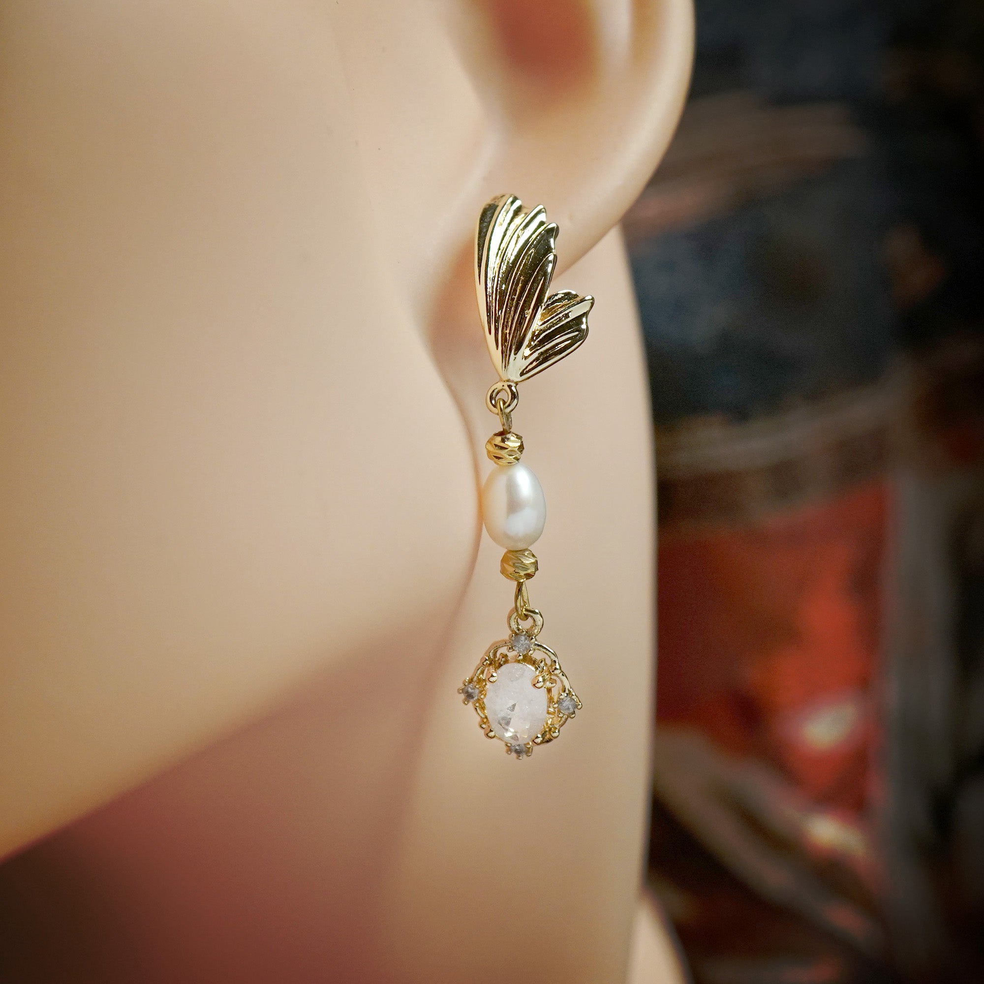 Angel Wing Pearl Drop Earrings(WT)