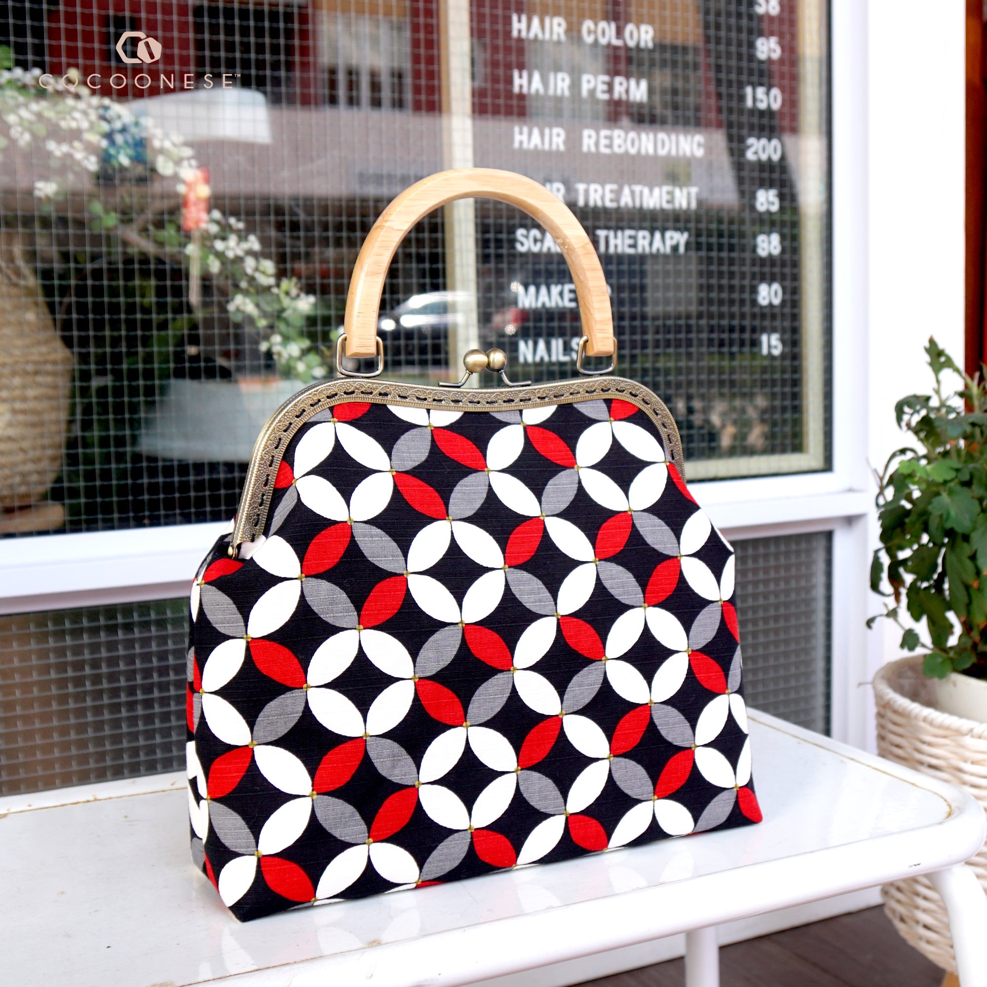 40% OFF - Clasp Handbag - Seven Treasures