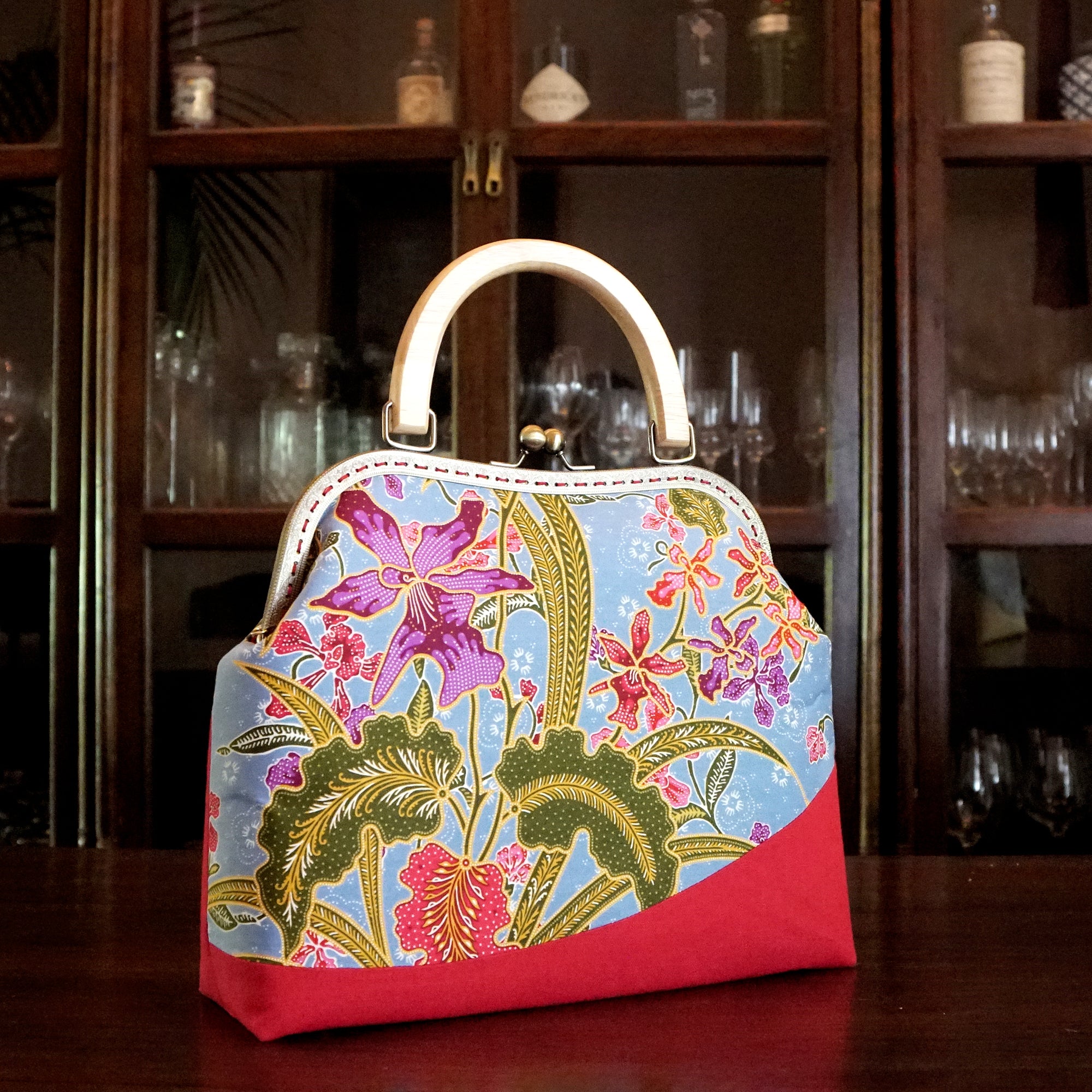 Clasp Handbag - Orchid Garden