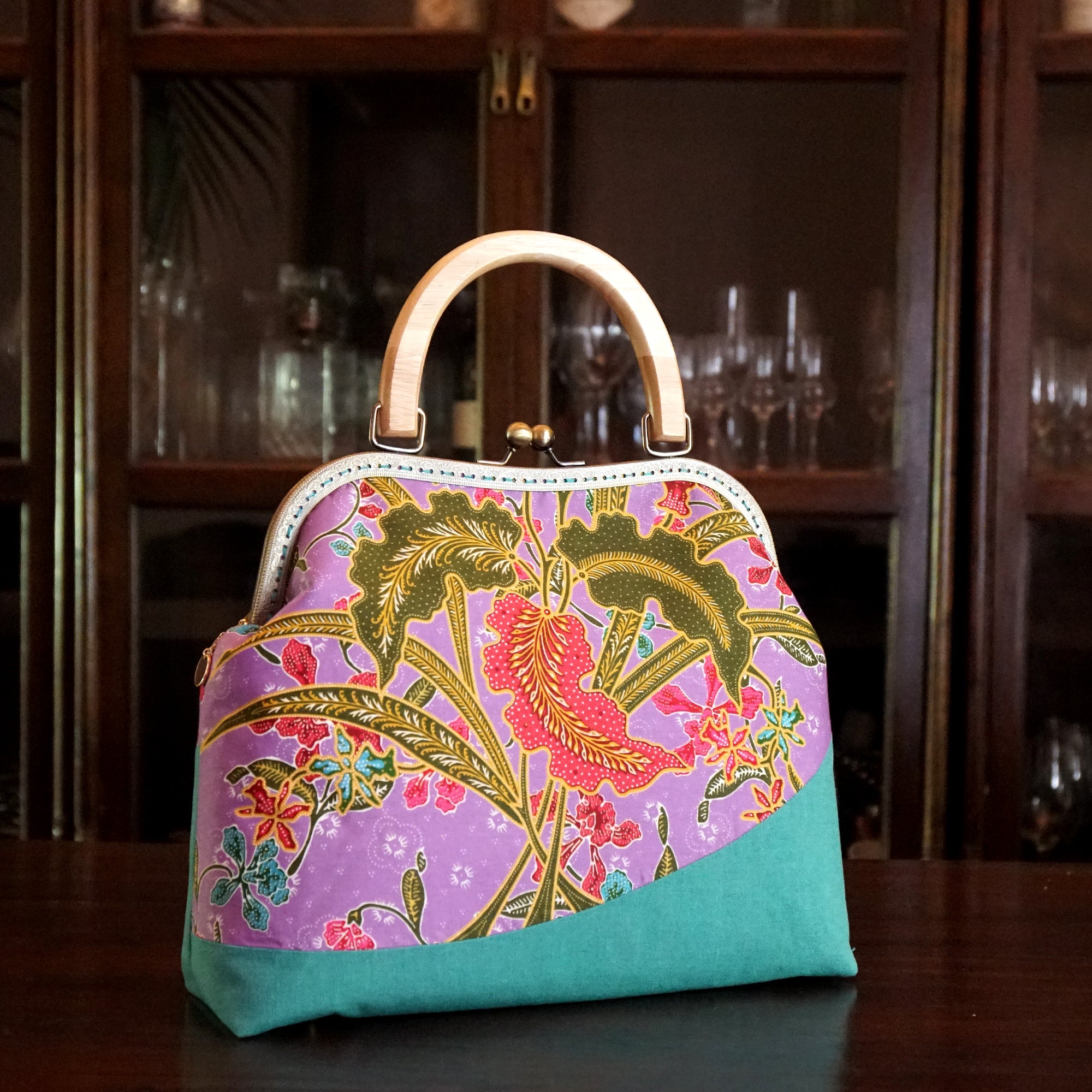 Clasp Handbag - Orchid Garden