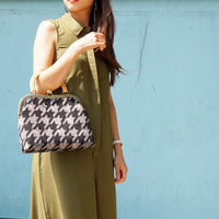 45% OFF - Clasp Handbag - Thoundbird