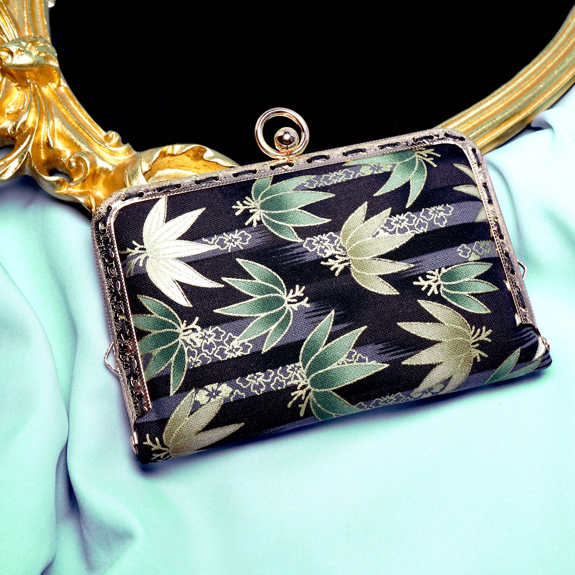 30% OFF - Kiss Clasp Card Holder - Bamboo Forest