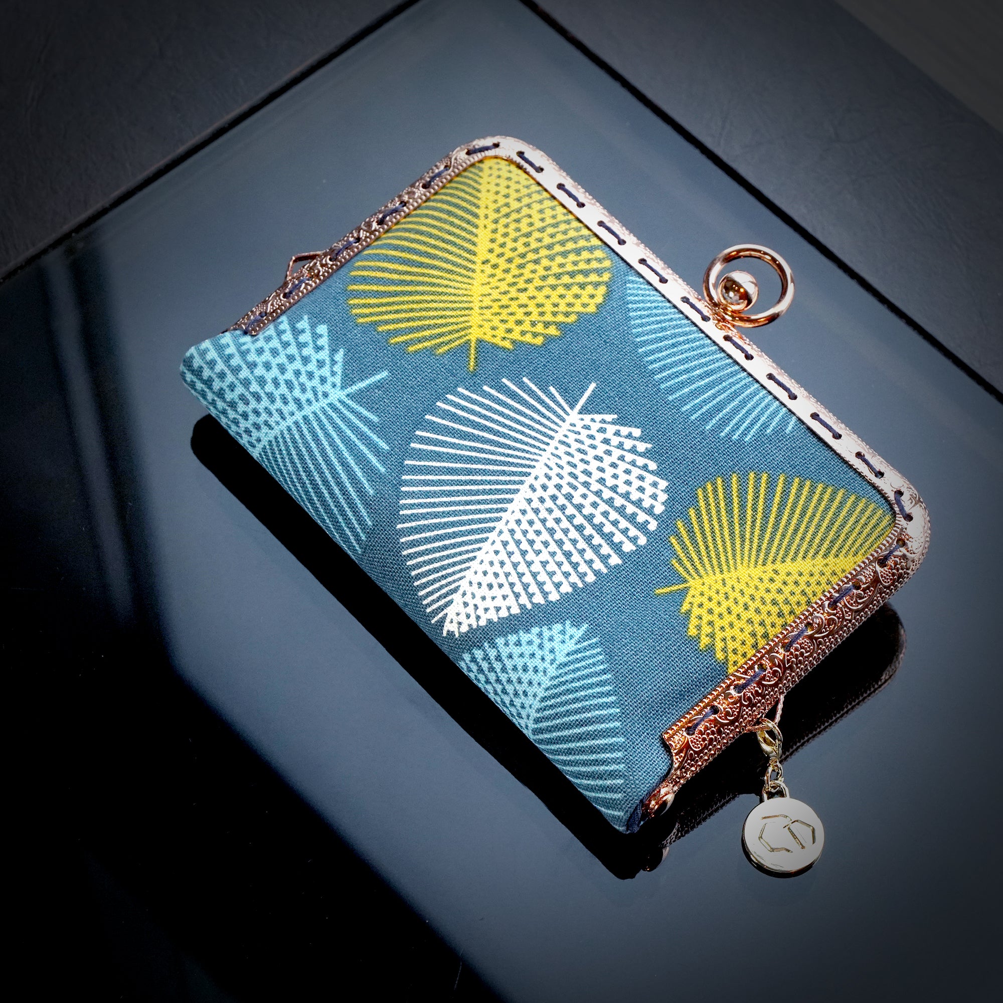 Kiss Clasp Card Holder - Fall