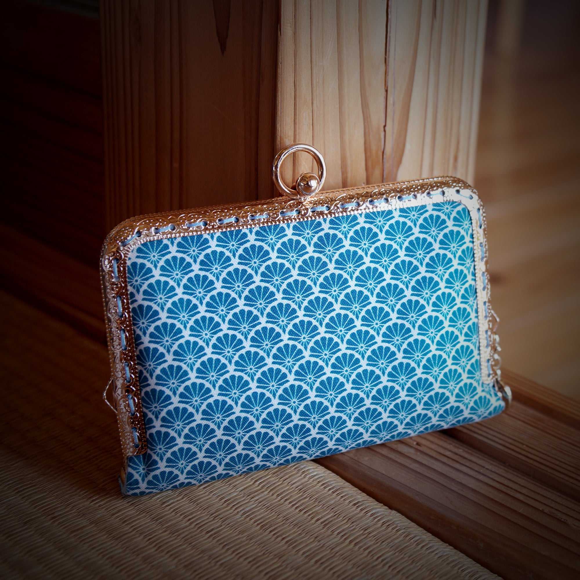 Kiss Clasp Card Holder - Aster