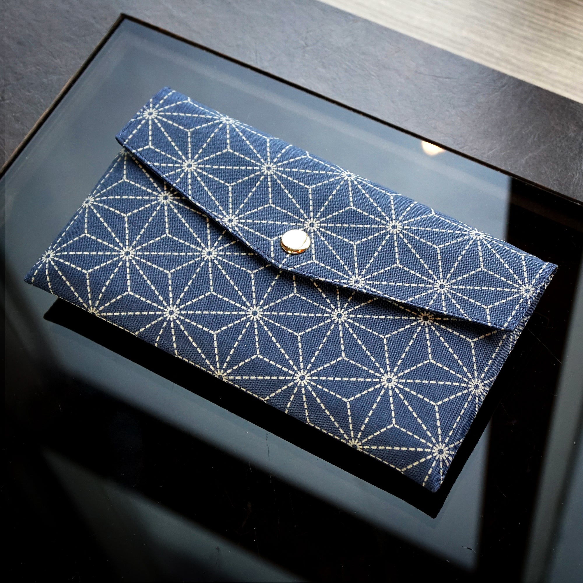 Red Packet Organizer - Hemp Leaves