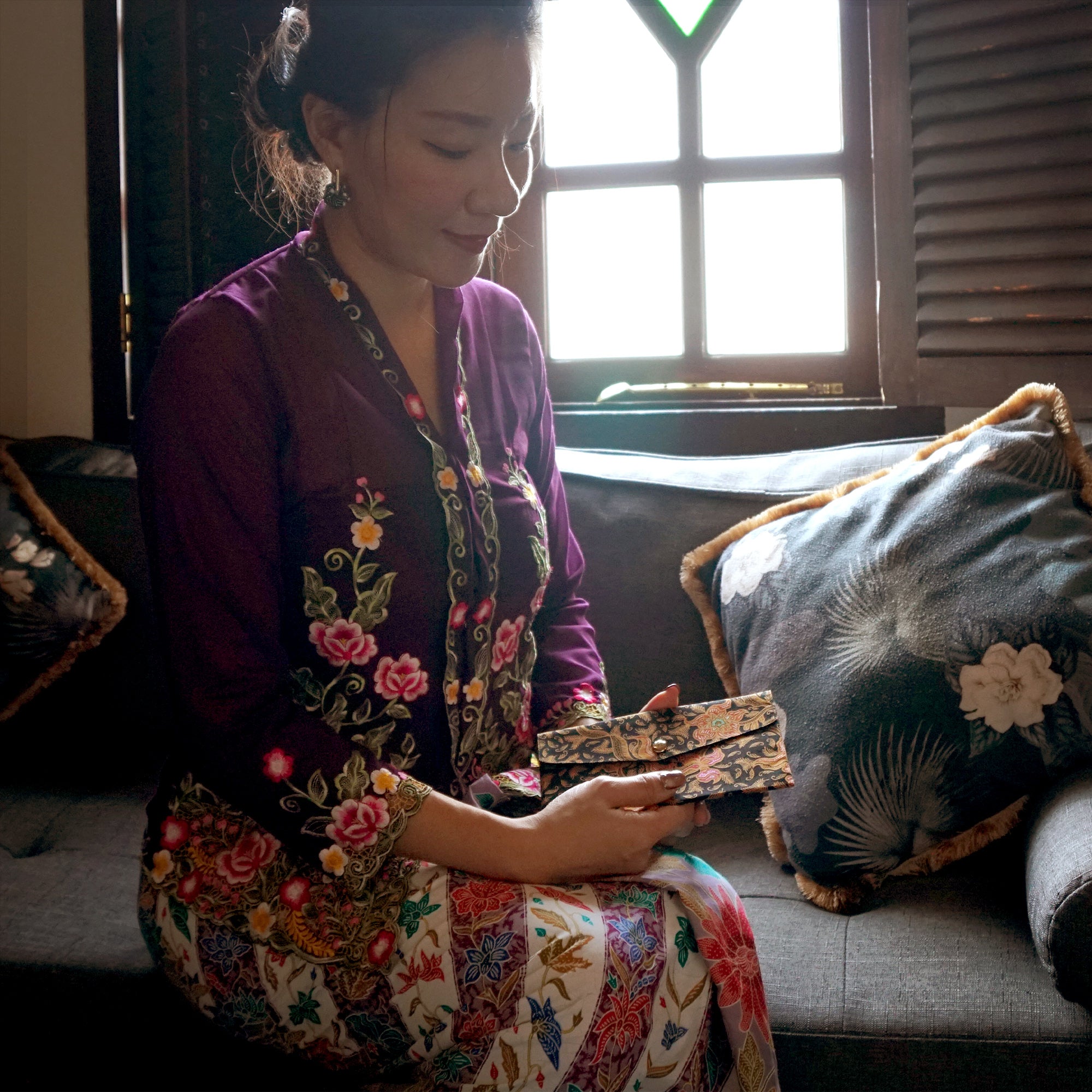 Nyonya Kebaya Blouse - Anggun Ungu (size: M)