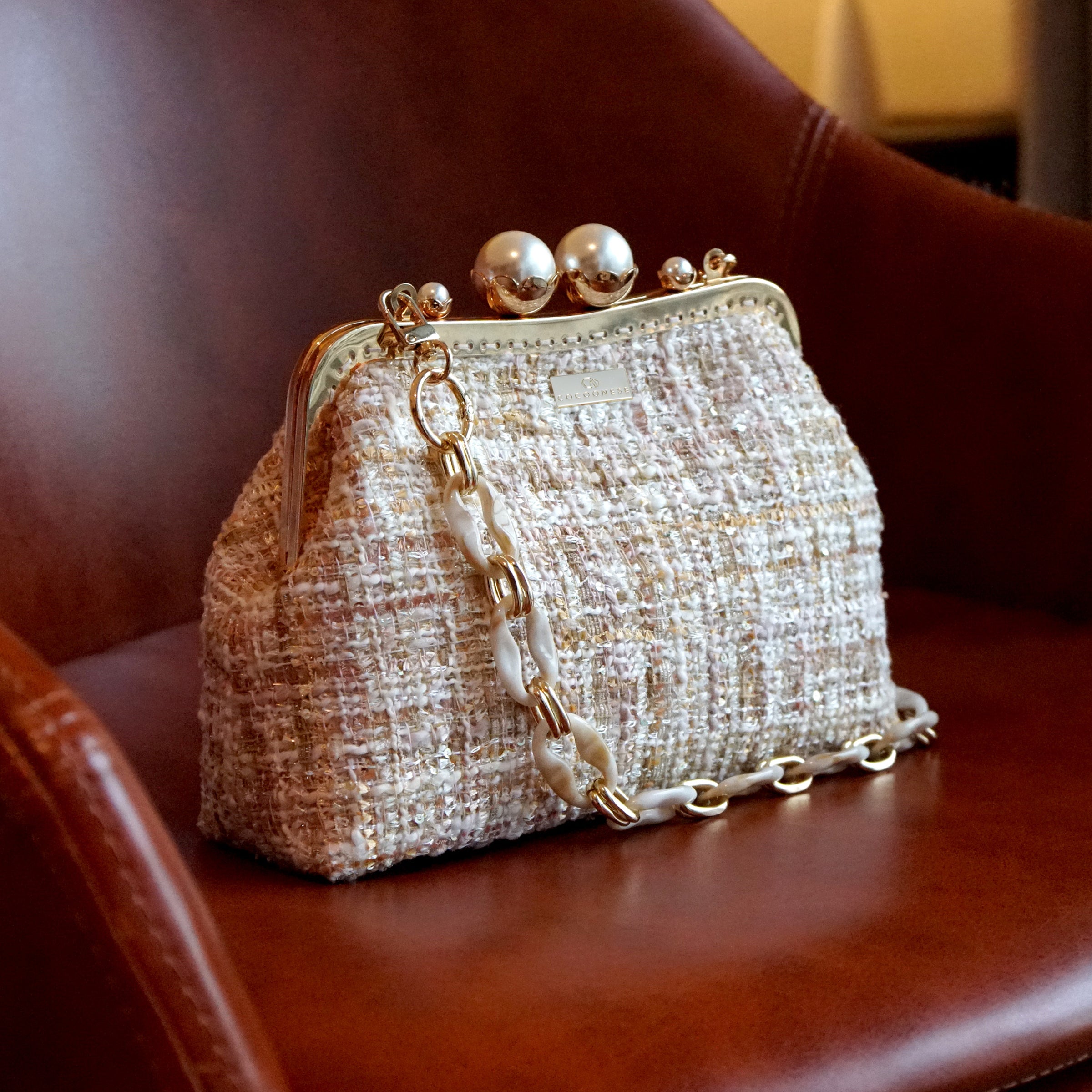Acrylic Chain Tweed Shoulder Bag