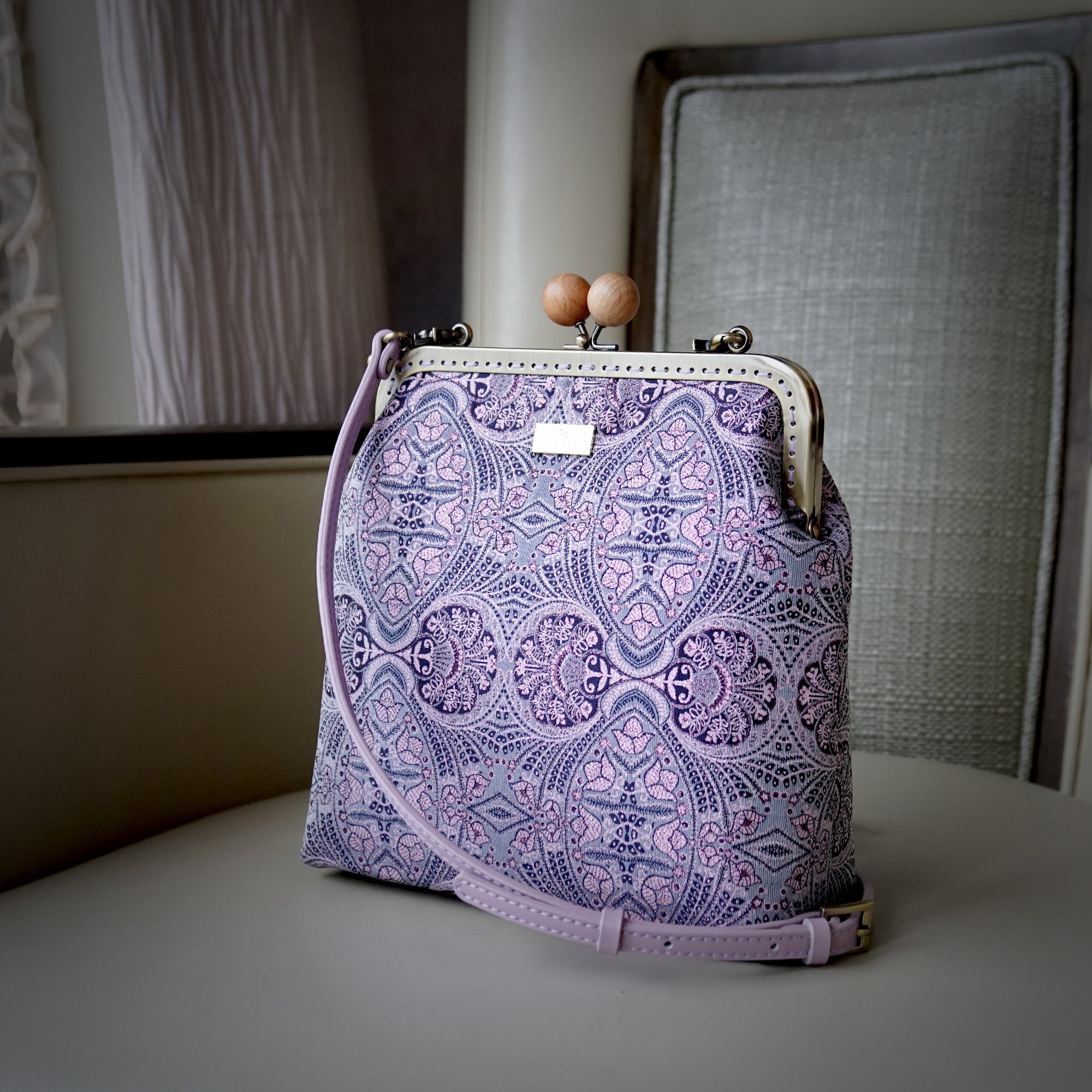 Clasp Sling With Wooden Ball - Bernoe