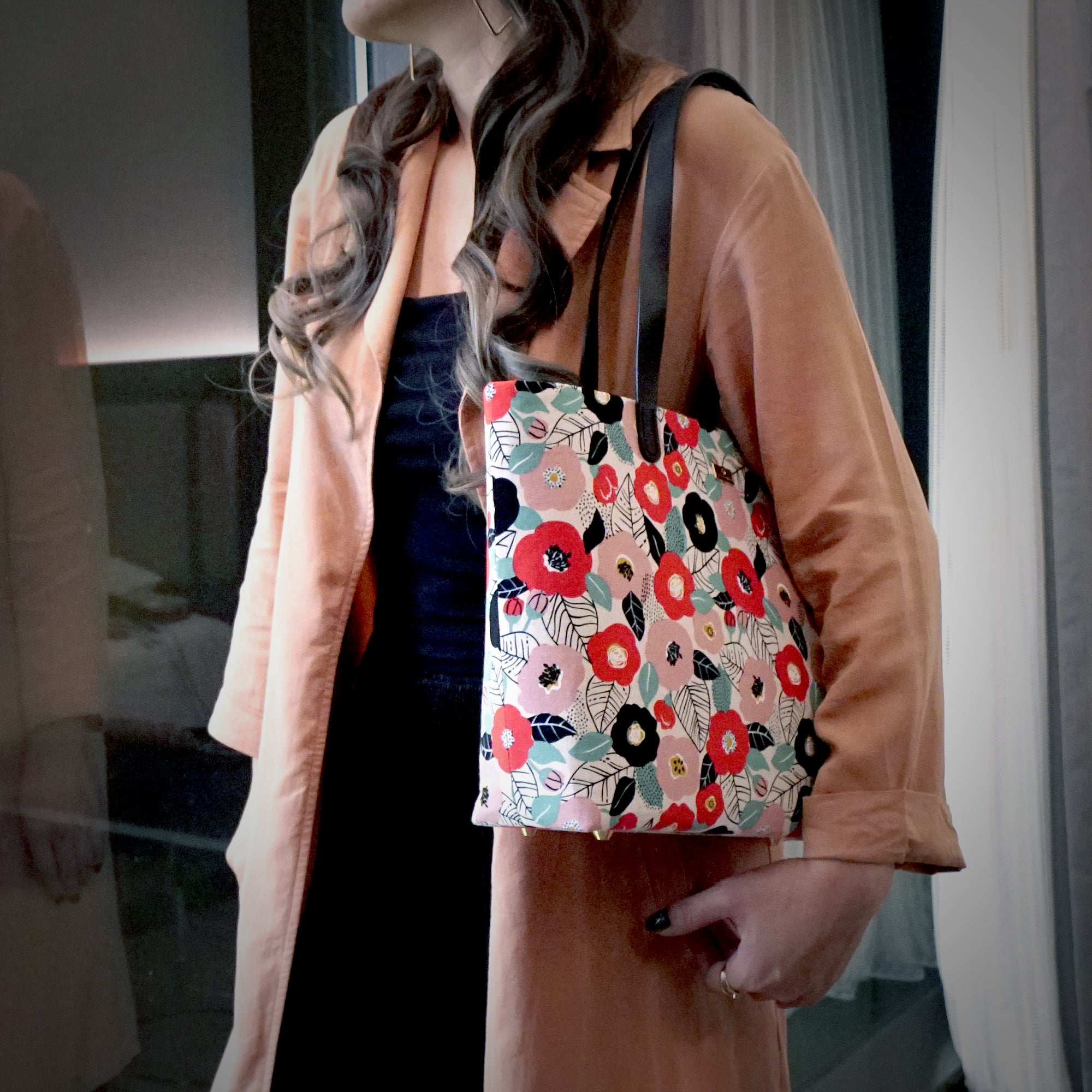 20% OFF - Zipper Top Tote Bag - Tsubaki Garden