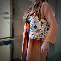 20% OFF - Zipper Top Tote Bag - Tsubaki Garden