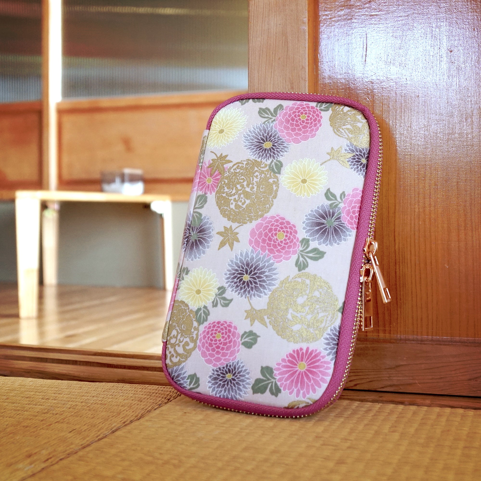 20% OFF - Travel Wallet - Goldfish & Flowers