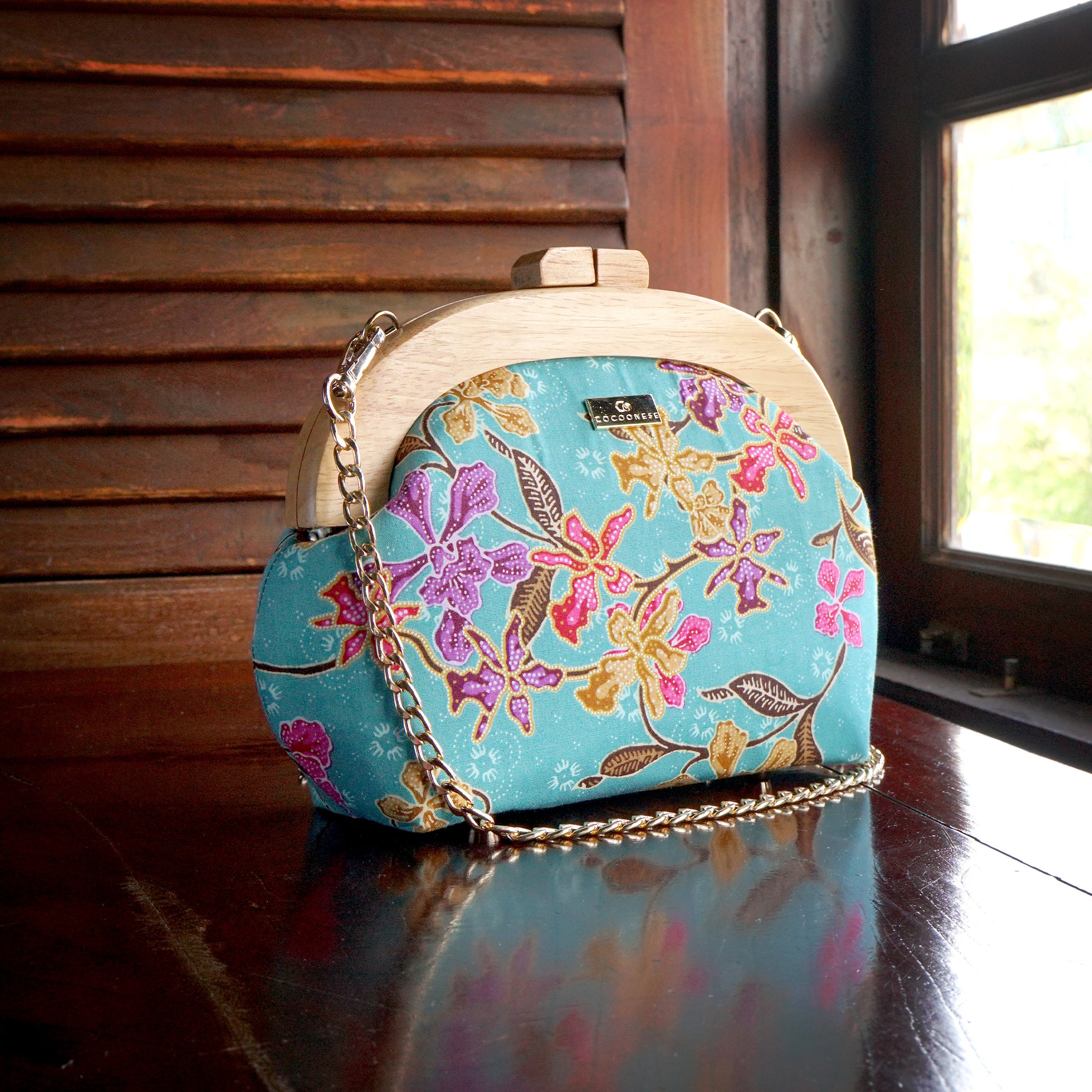 Round Crossbody Bag With Wooden Frame - Orchid Garden