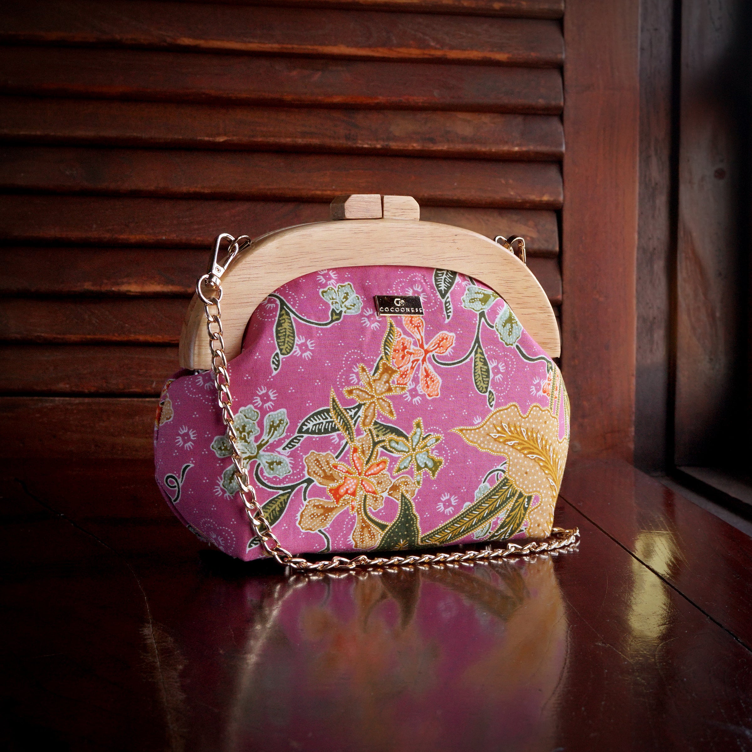 Round Crossbody Bag With Wooden Frame - Orchid Garden