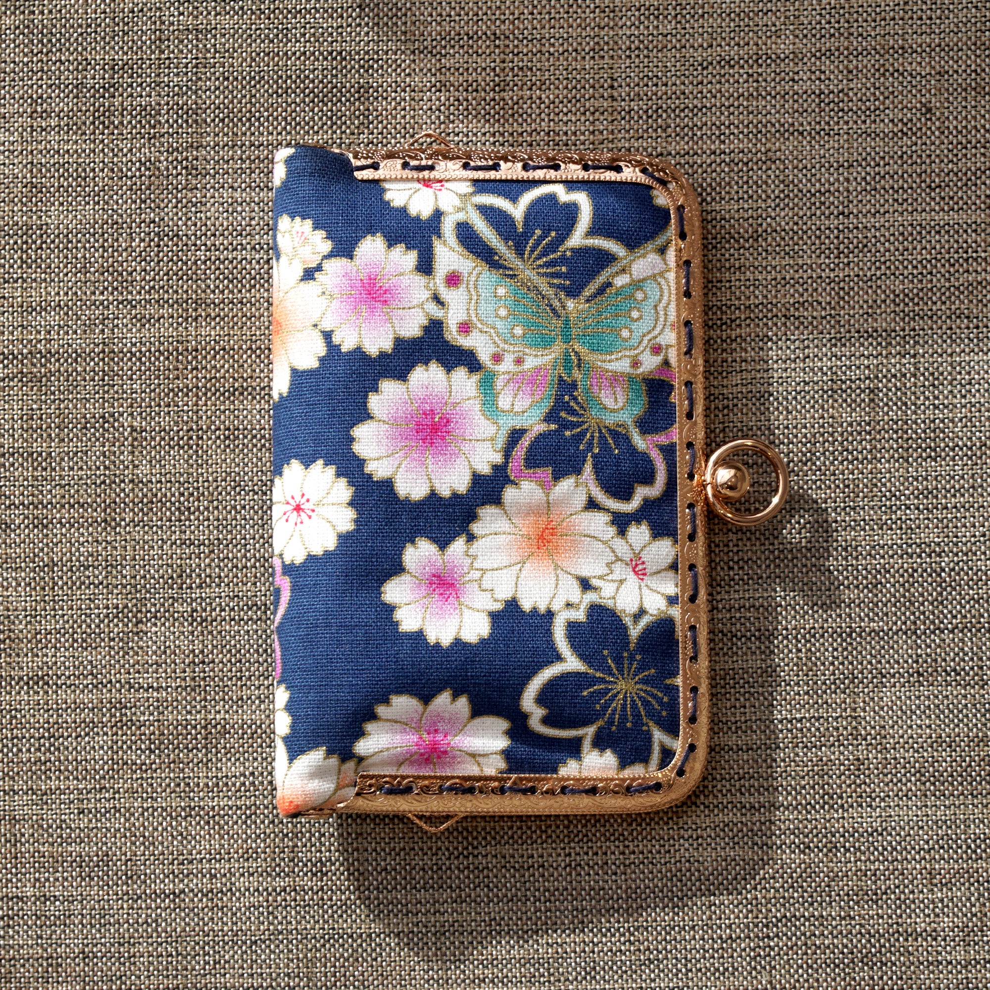 20% OFF - Kiss Clasp Card Holder - Butterfly