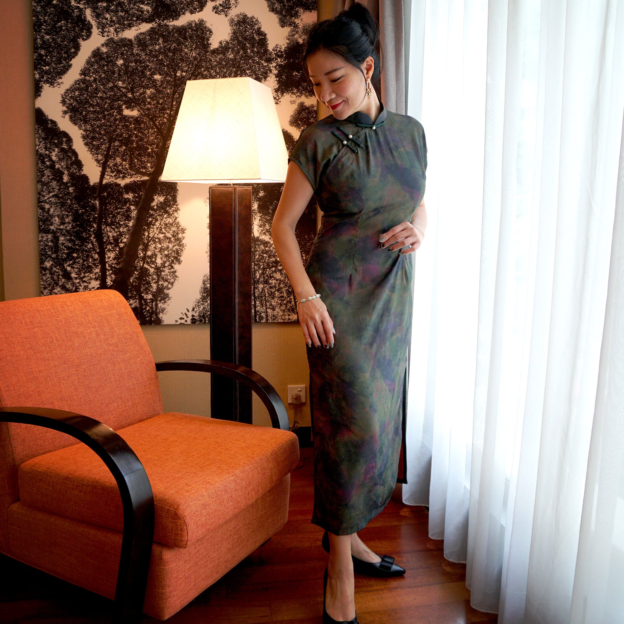 Short Sleeve Cheongsam - Monet Wall