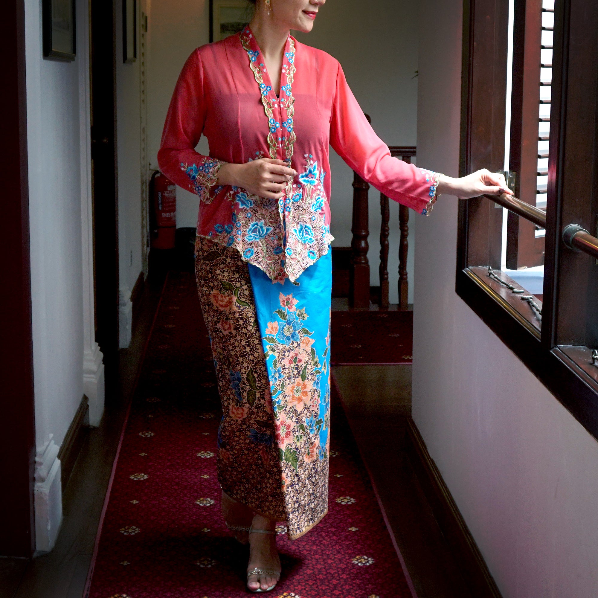 Nyonya Kebaya Blouse - Bayang Flora (size: L)