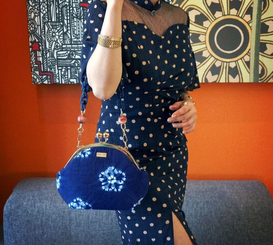 Acrylic Chain Handle Clasp Sling Bag - Indigo Eclipse