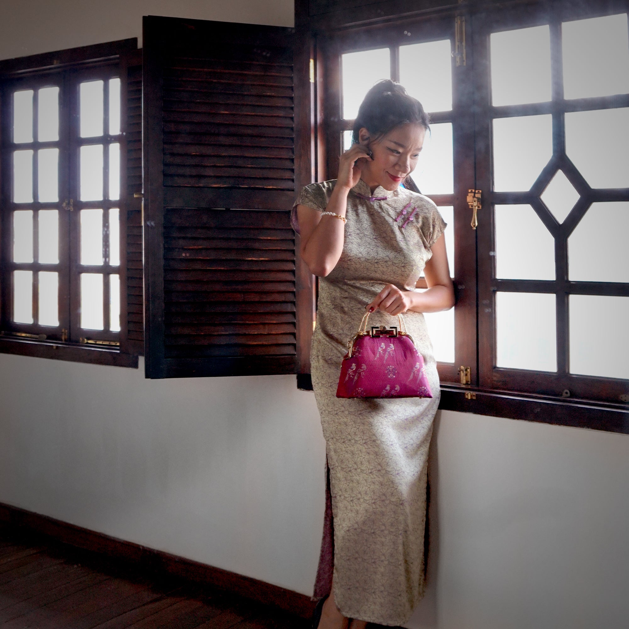 Clasp Crossbody Bag - Songbird Serenade