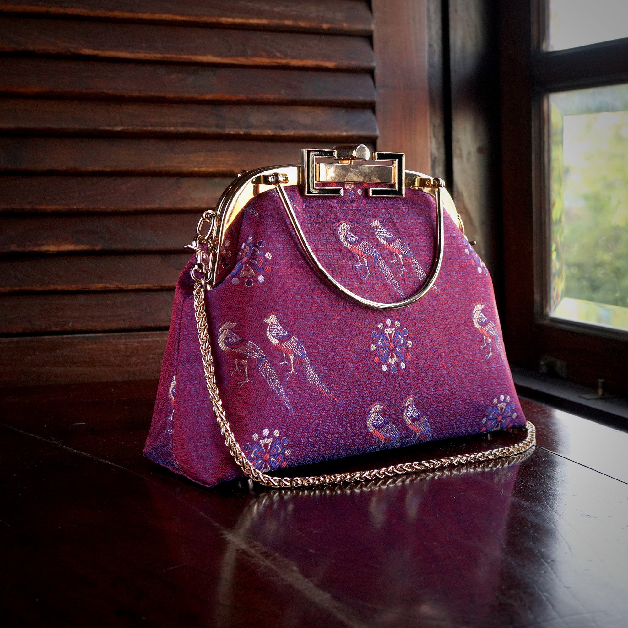 Clasp Crossbody Bag - Songbird Serenade