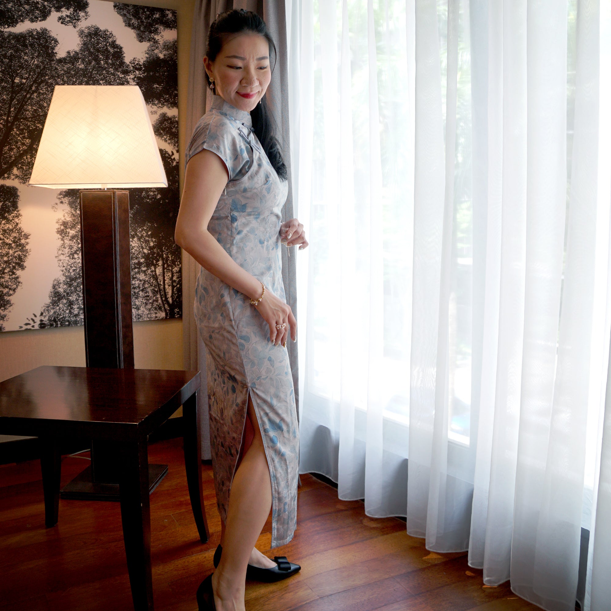 Short Sleeve Cheongsam - Silver Moonlight