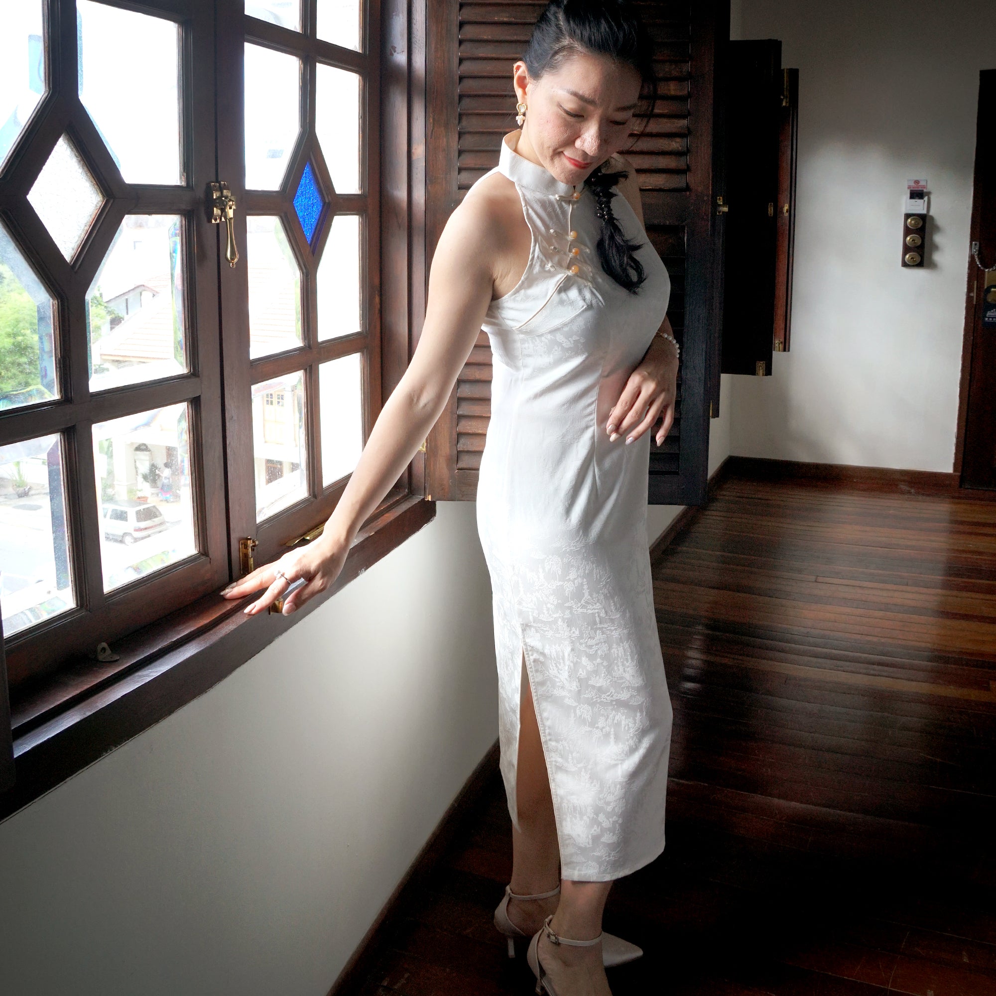 Halter Neck Cheongsam - Elegant Castle