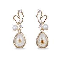 Heart Wire With Dried Flower Resin Teardrop earrings
