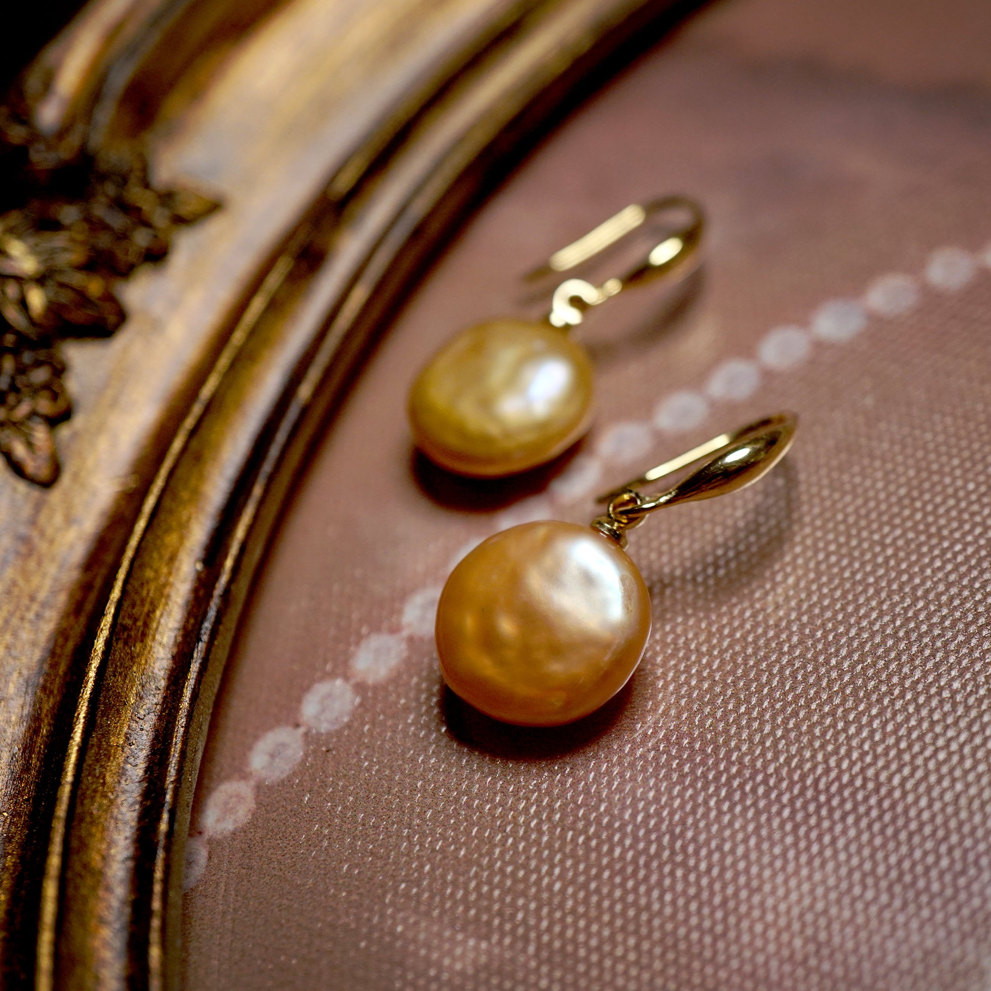 Moonlit Pearl Dangle Earrings(OG)