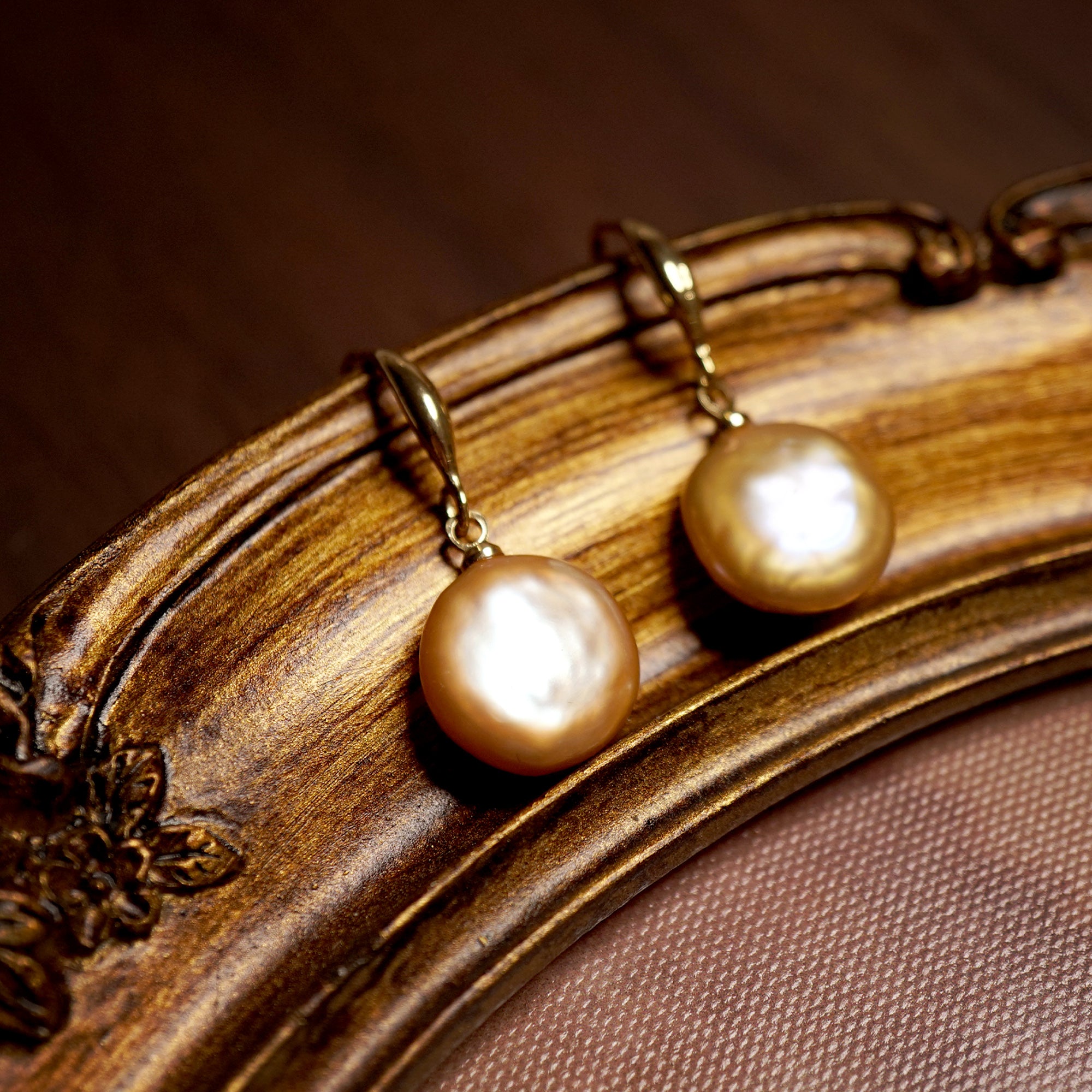 Moonlit Pearl Dangle Earrings(OG)