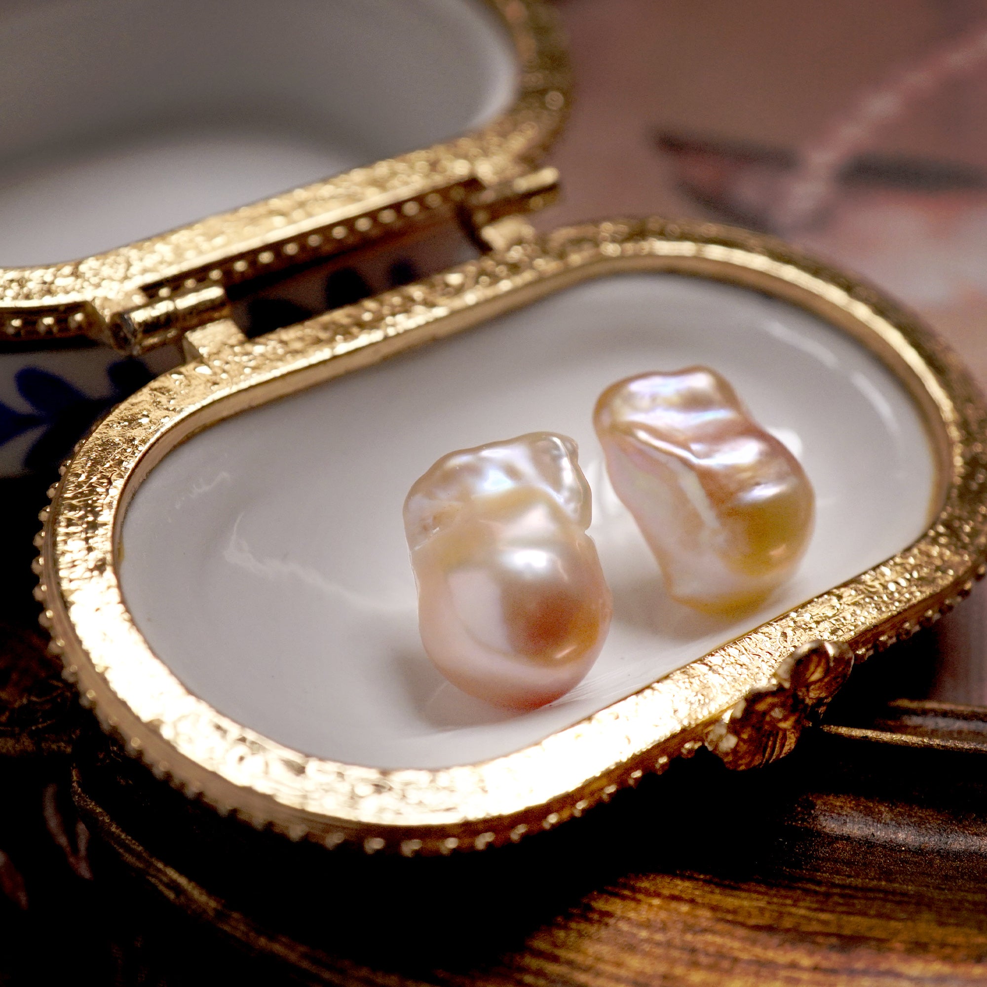 Pure Form Baroque Studs(OG)