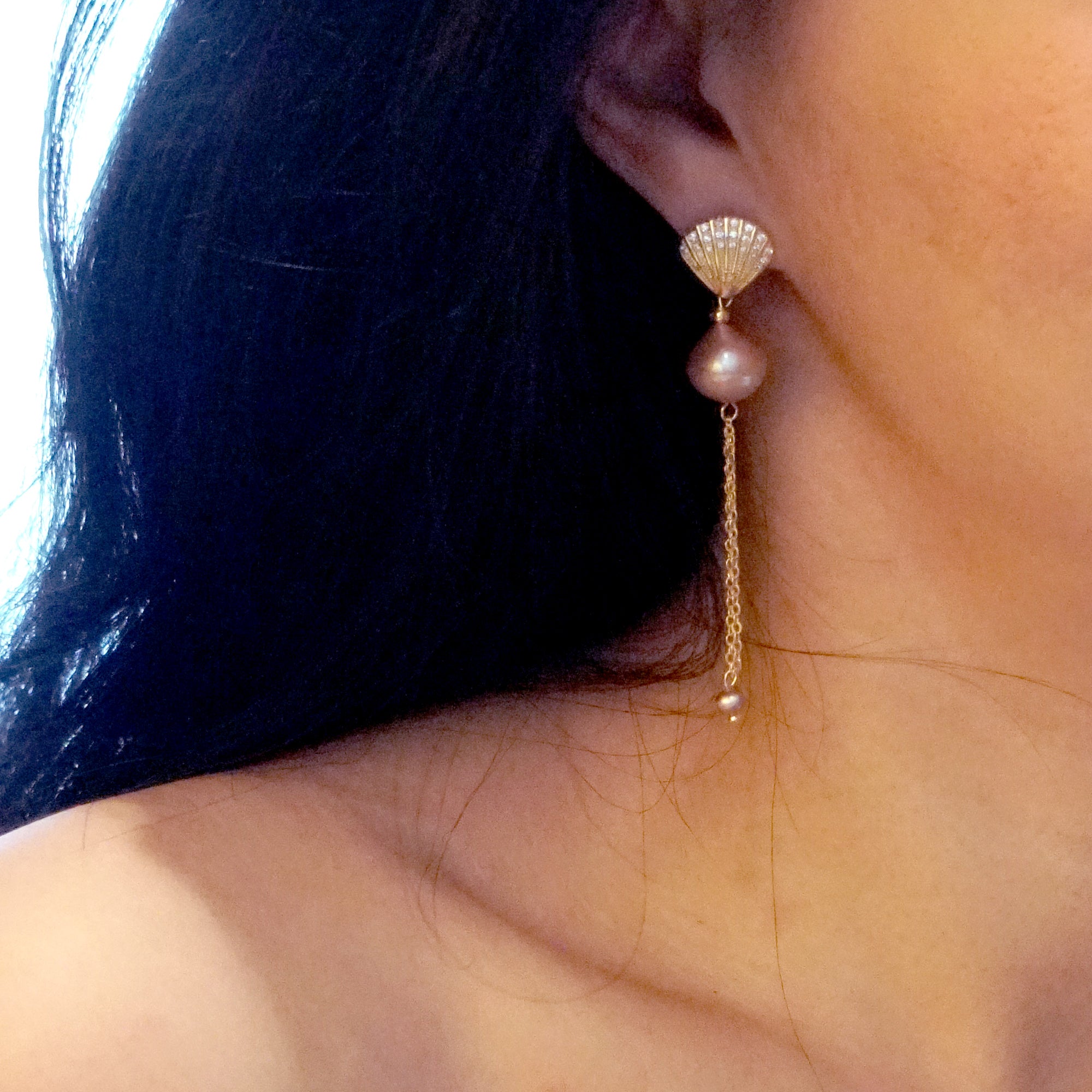Pearl Tides Dangle Earring