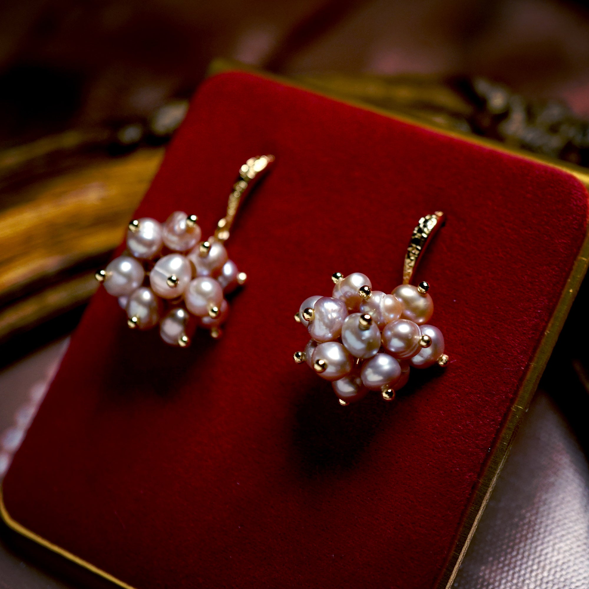 Pearl Color Garden Dangle Earring