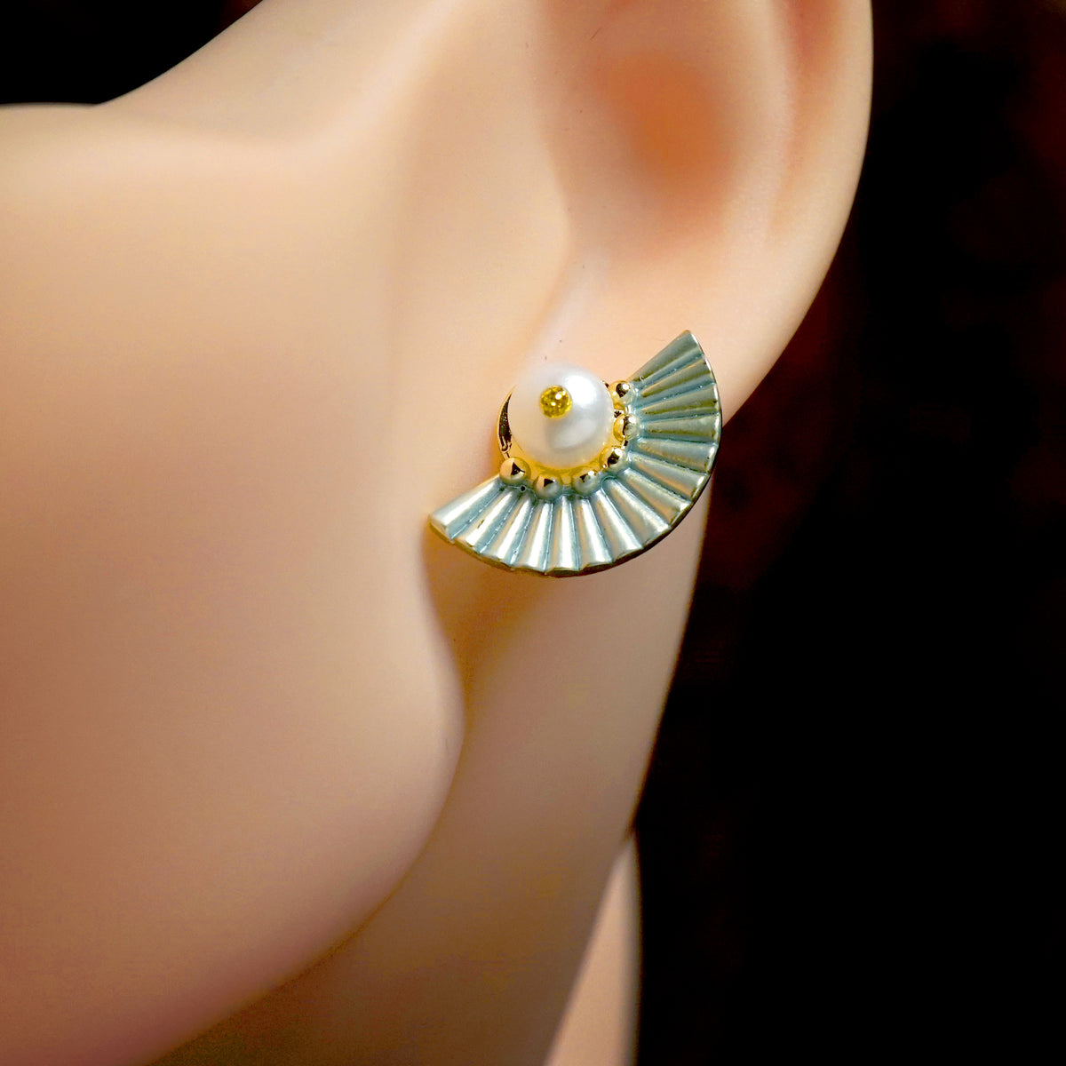 Vintage Style Pearl Fan Studs