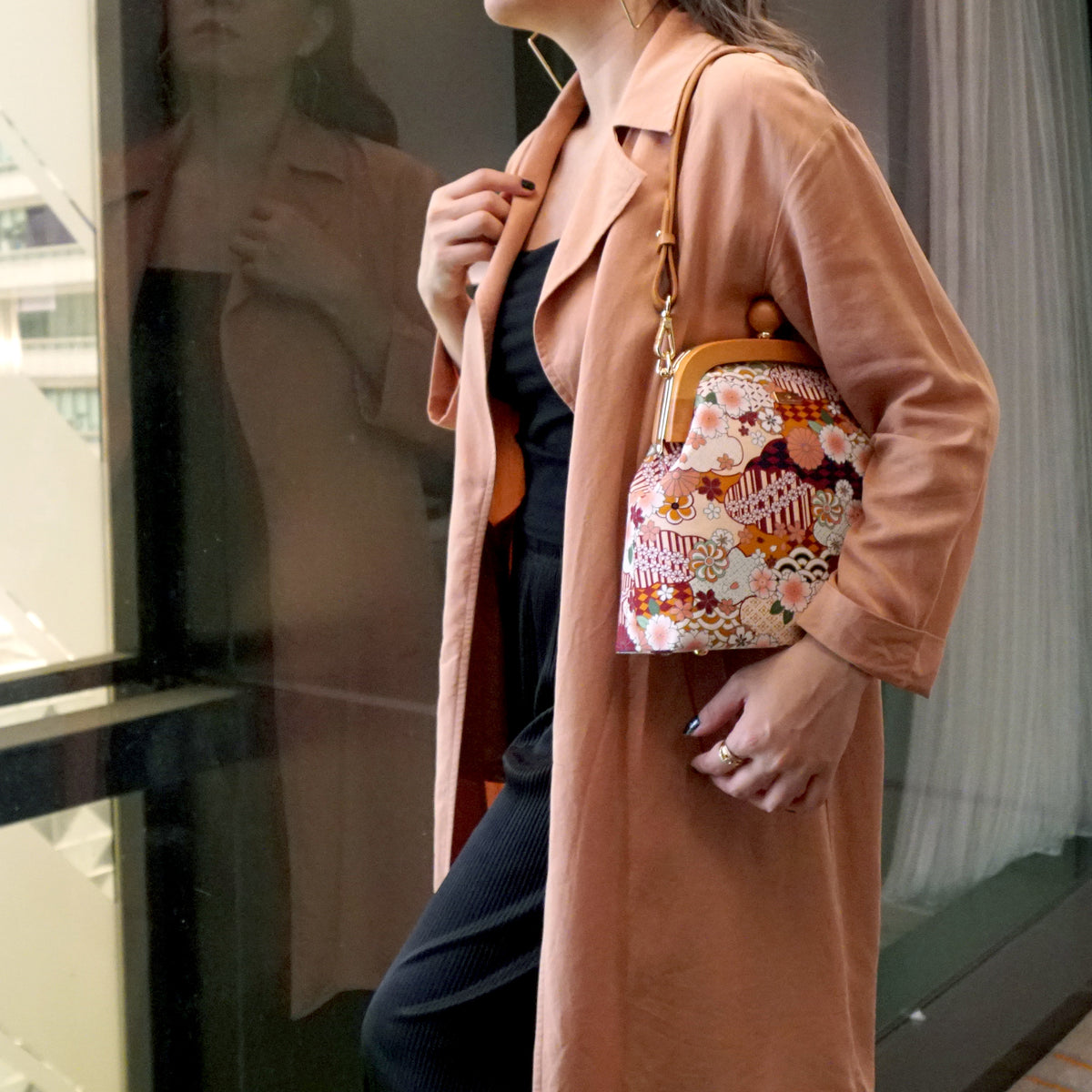 Jupiter Clasp Shoulder Bag - Natsume