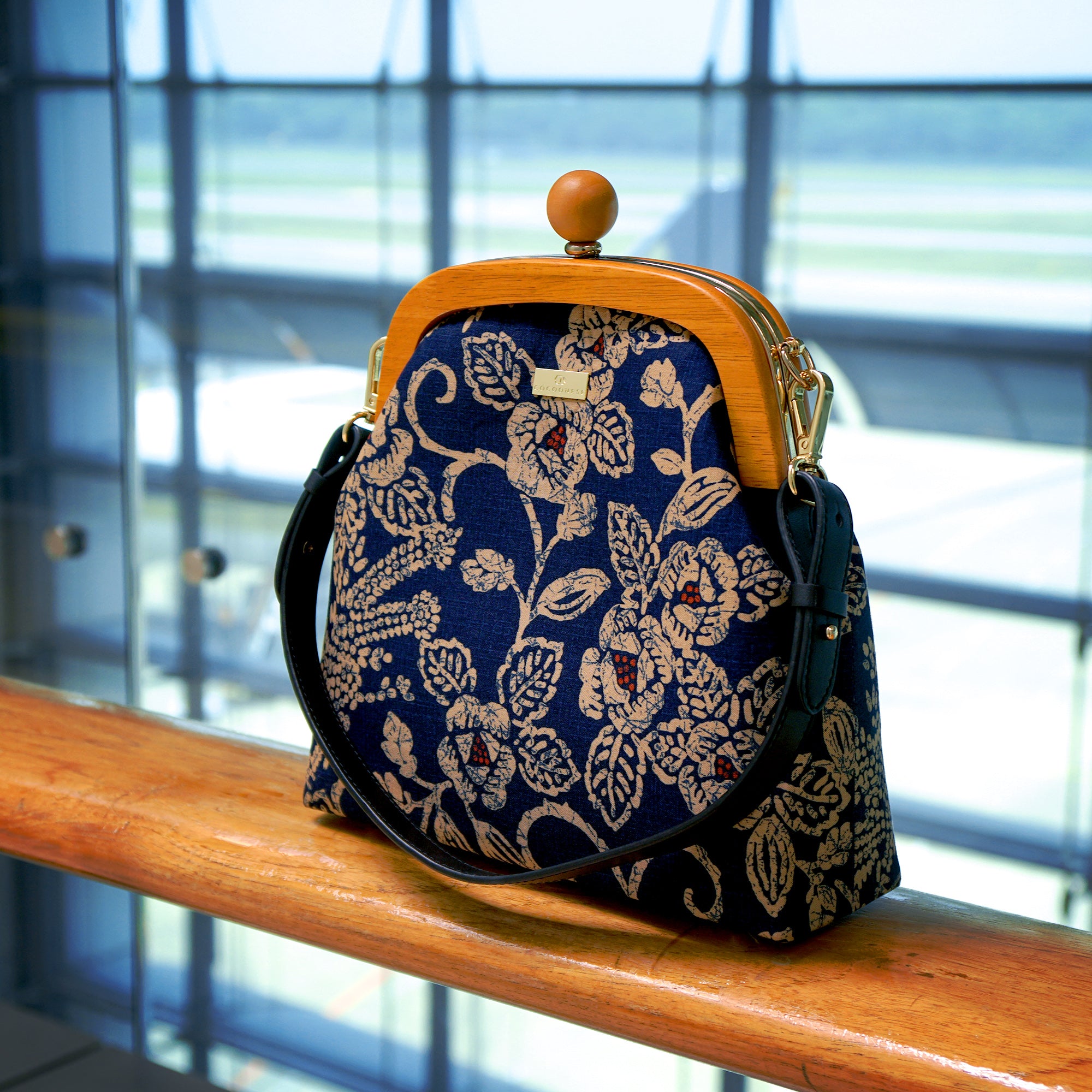 Jupiter Clasp Shoulder Bag - Rome Rose