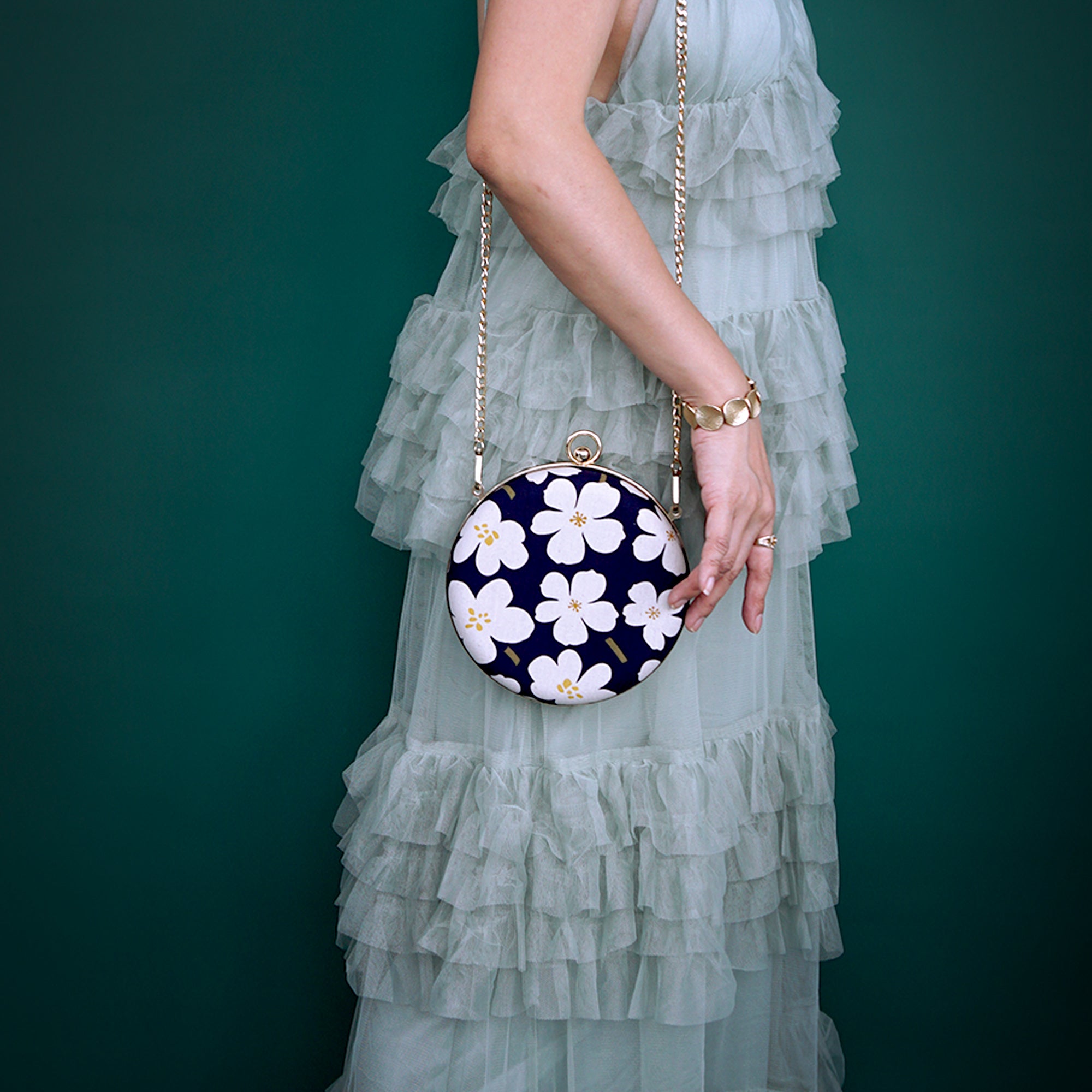 Round Hard Case Bamboo Handle Bag - White Rain Lily