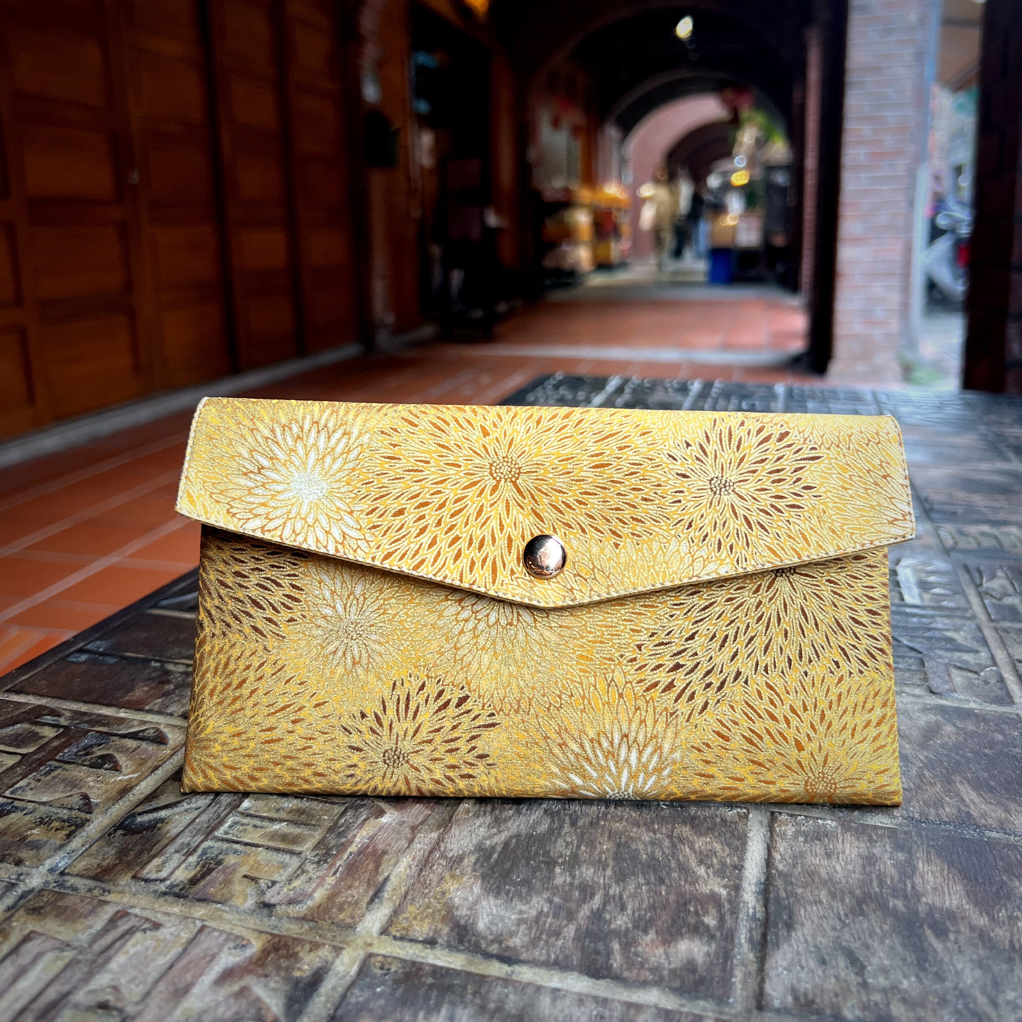 Red Packet Organizer - Golden Floral Array