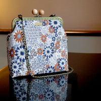 Clasp Sling With Wooden Ball - Anemone