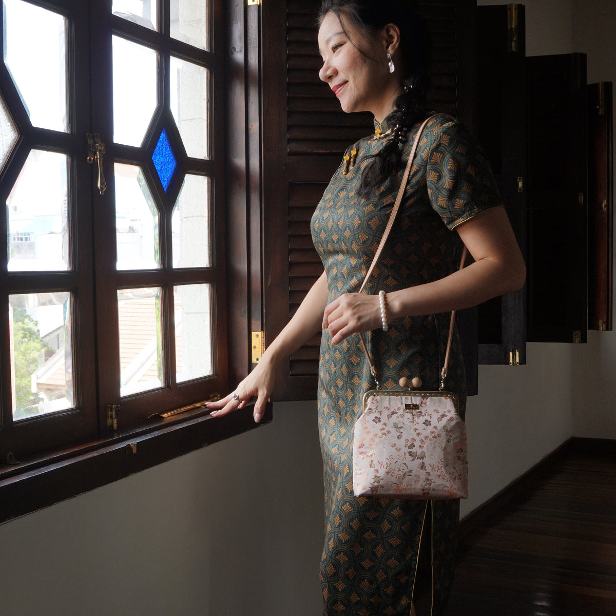 Clasp Sling With Wooden Ball - Pastel Aviary