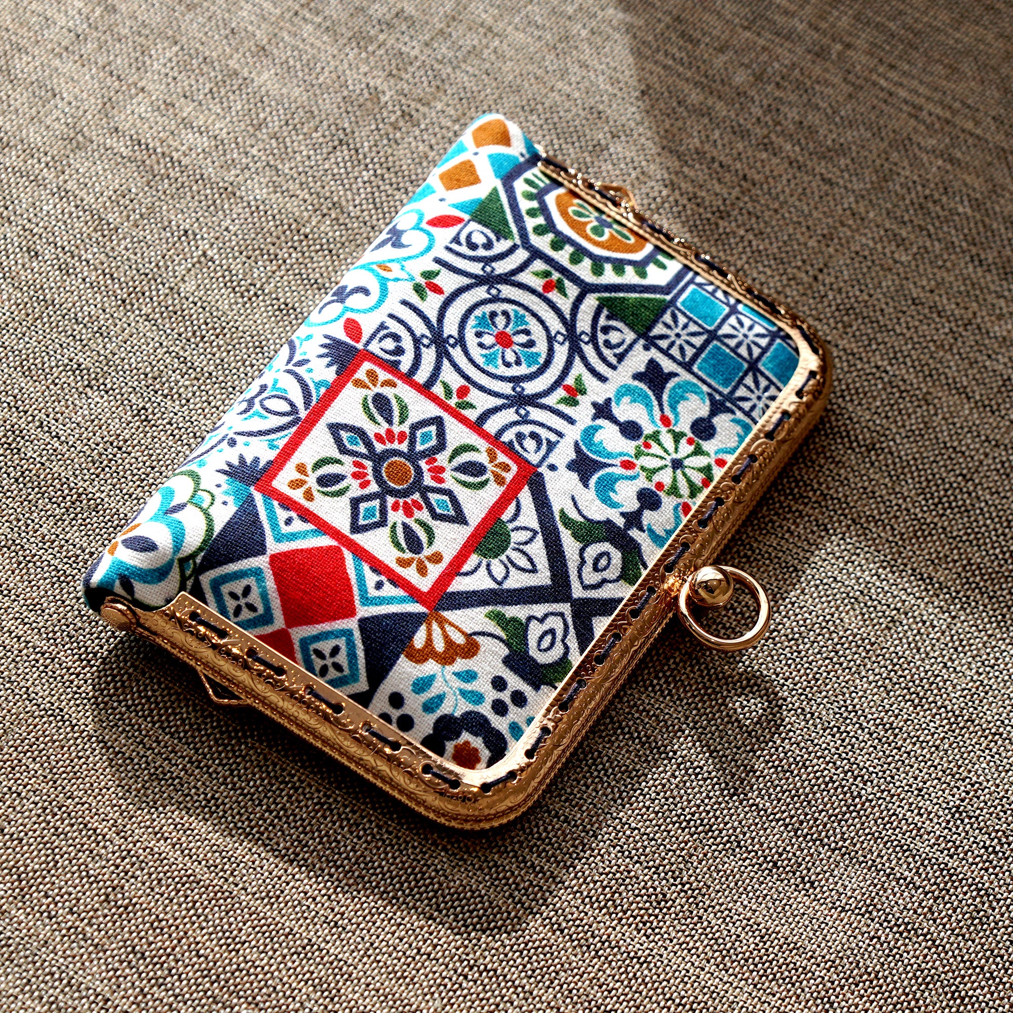 Kiss Clasp Card Holder - Peranakan Tiles